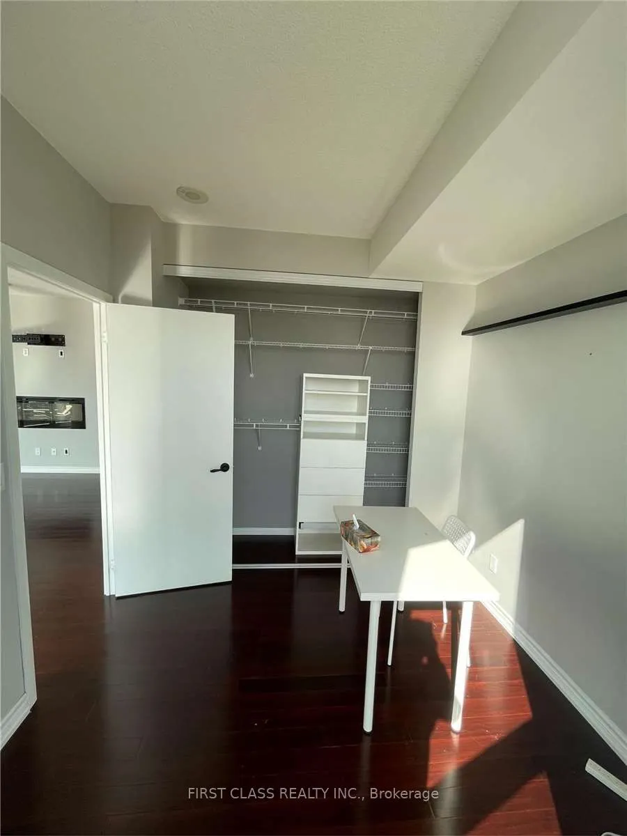 231 Fort York Boulevard #2004