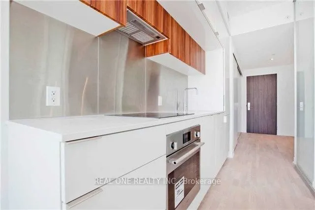 185 Roehampton Avenue #2006
