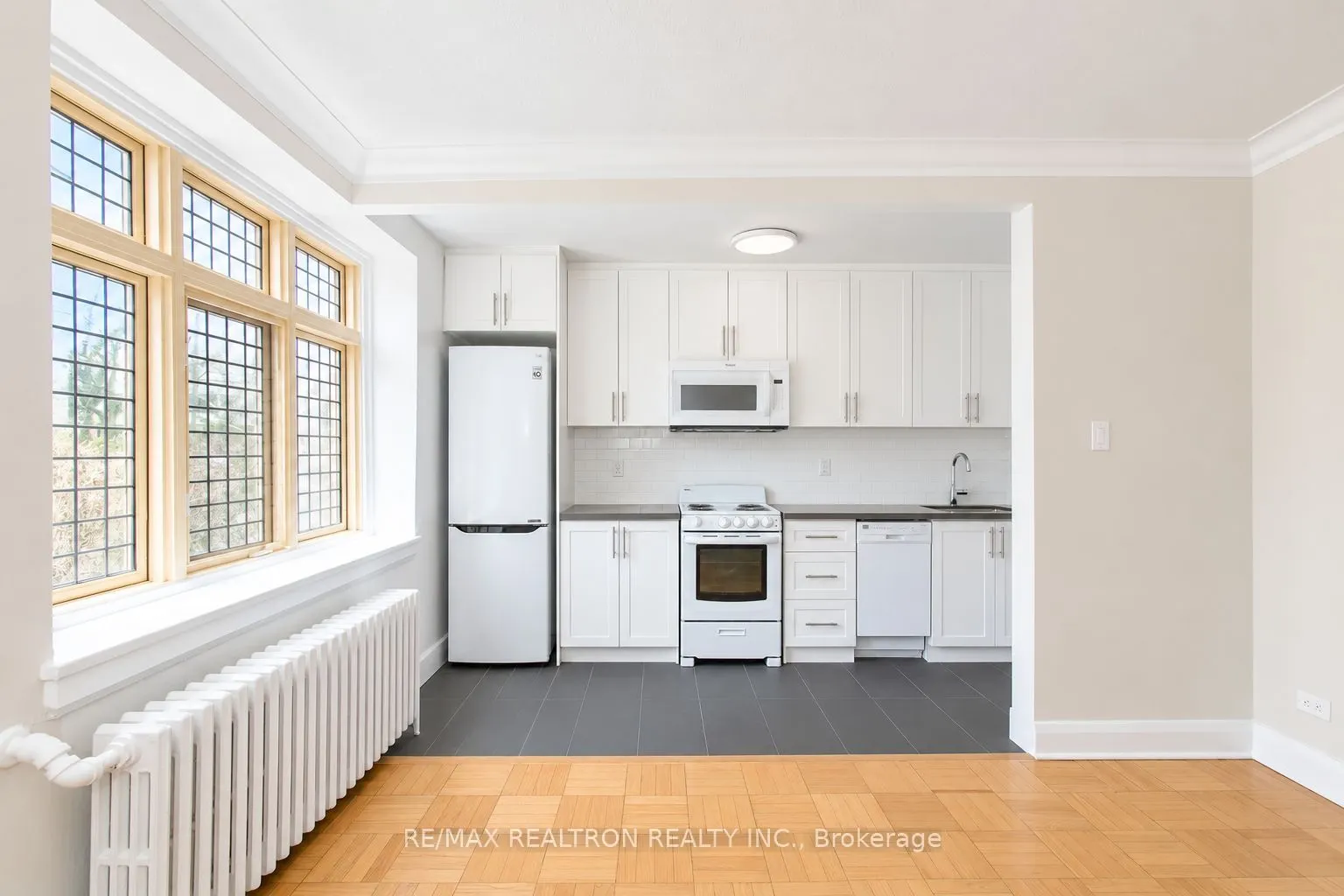 394 Avenue Road #207