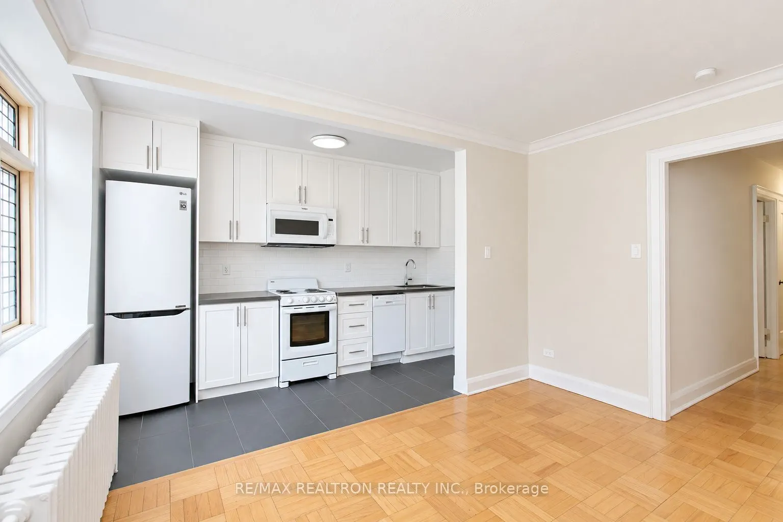 394 Avenue Road #207