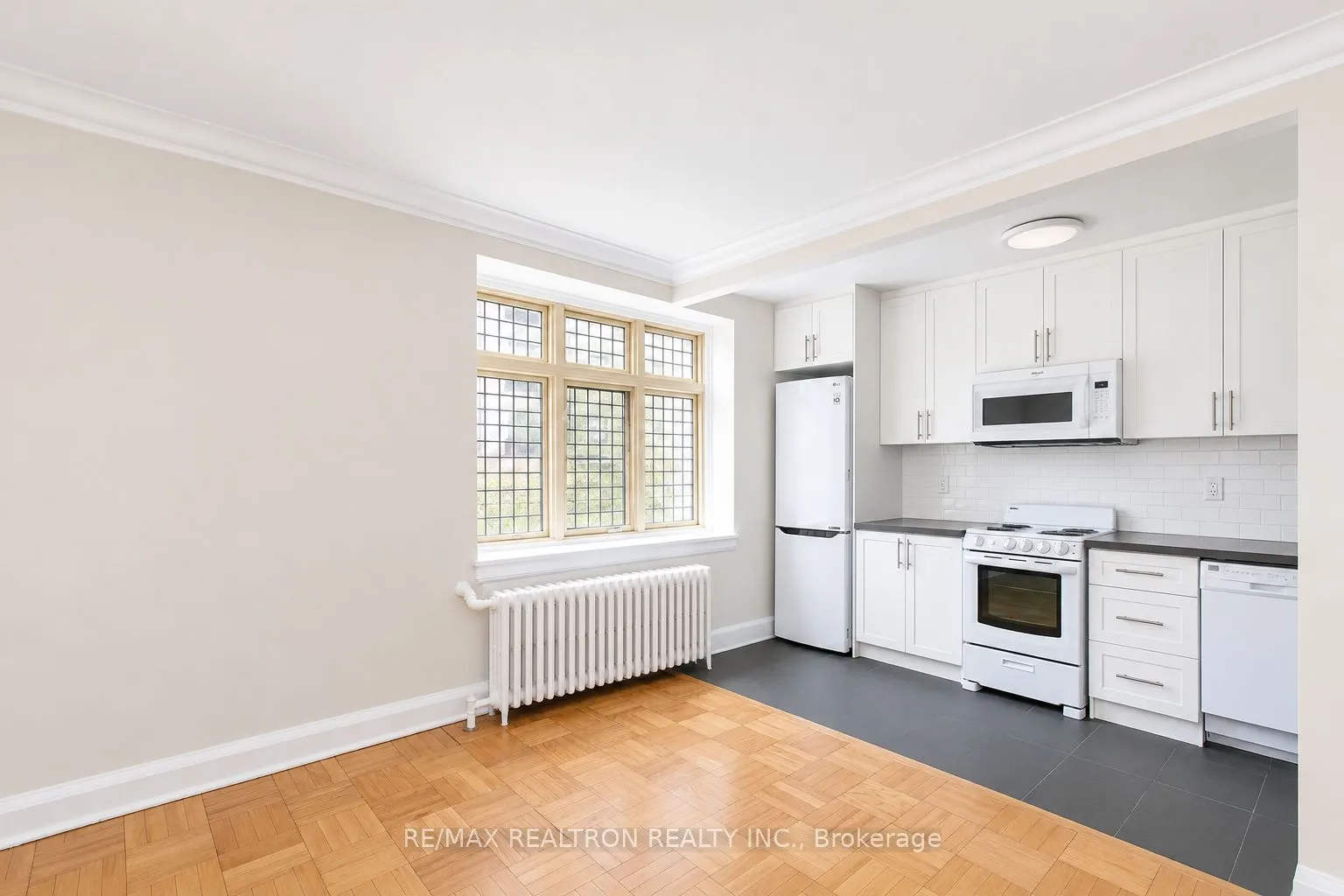 394 Avenue Road #207