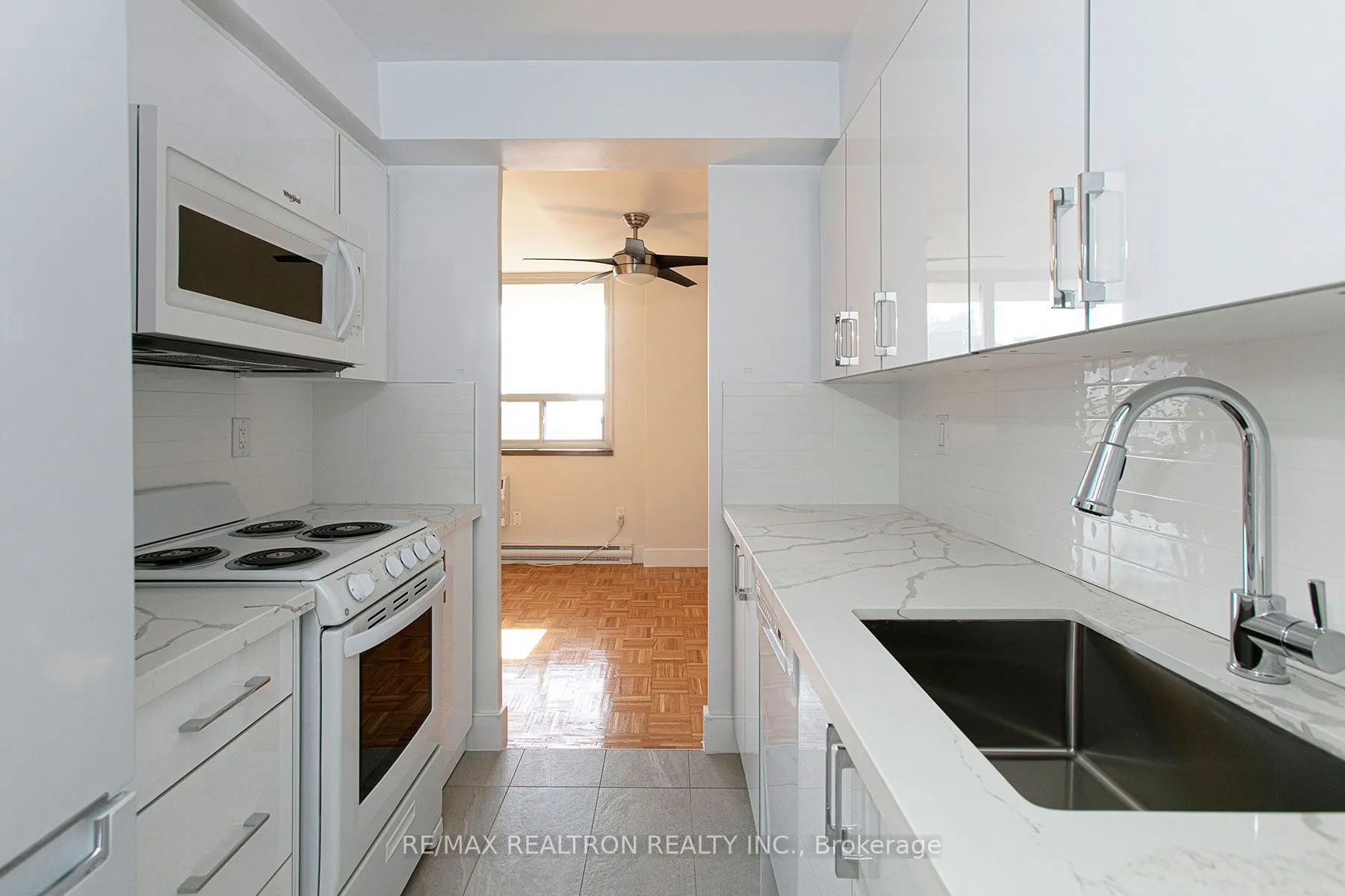 55 Isabella Street #1206