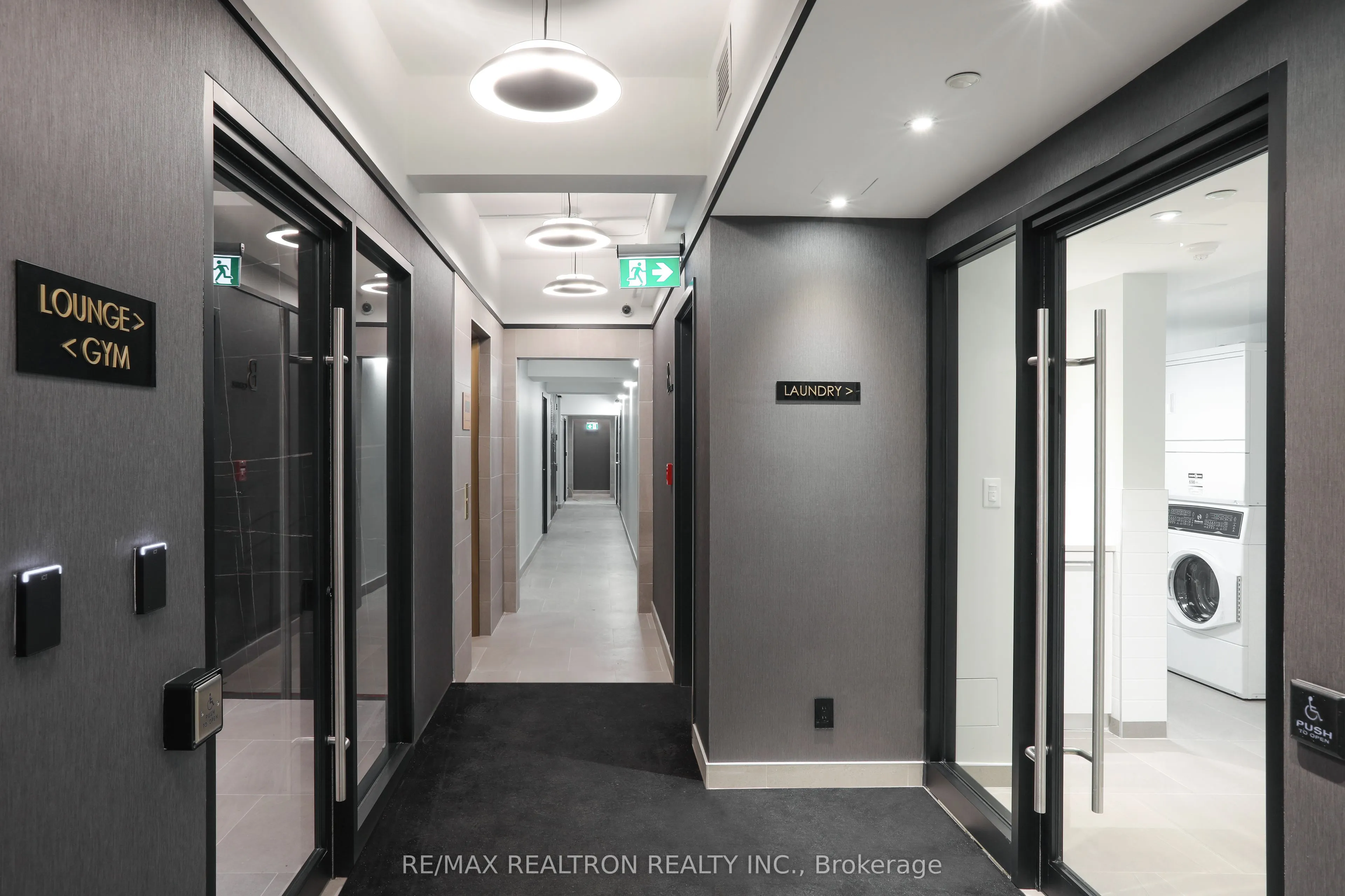 2 Clarendon Avenue #204