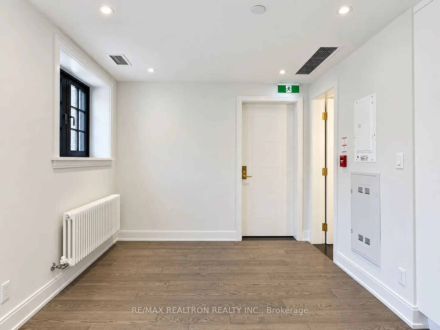 2 Clarendon Avenue #204
