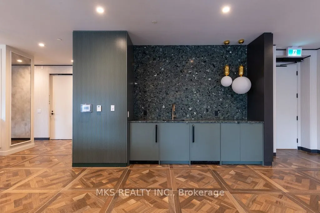 180 Front Street E #2103