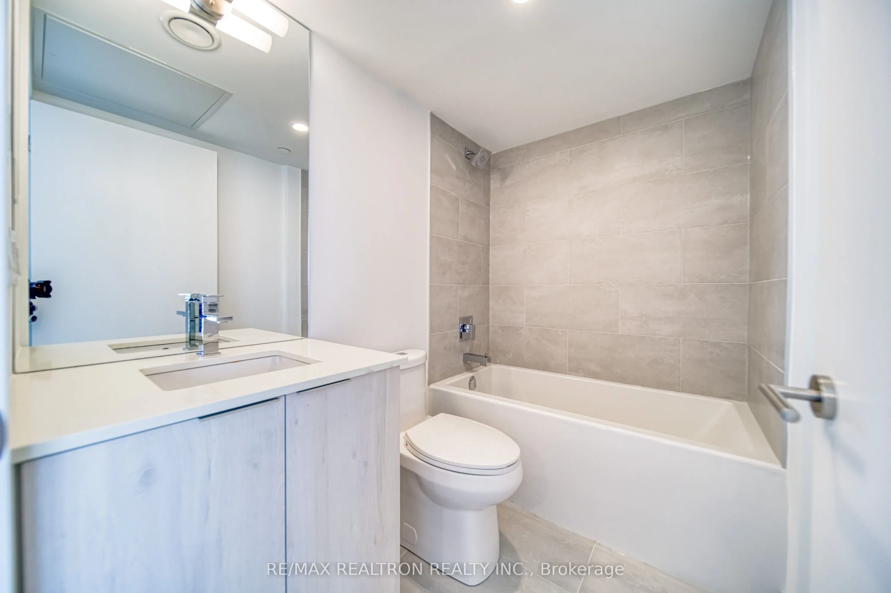 47 Mutual Street #2804