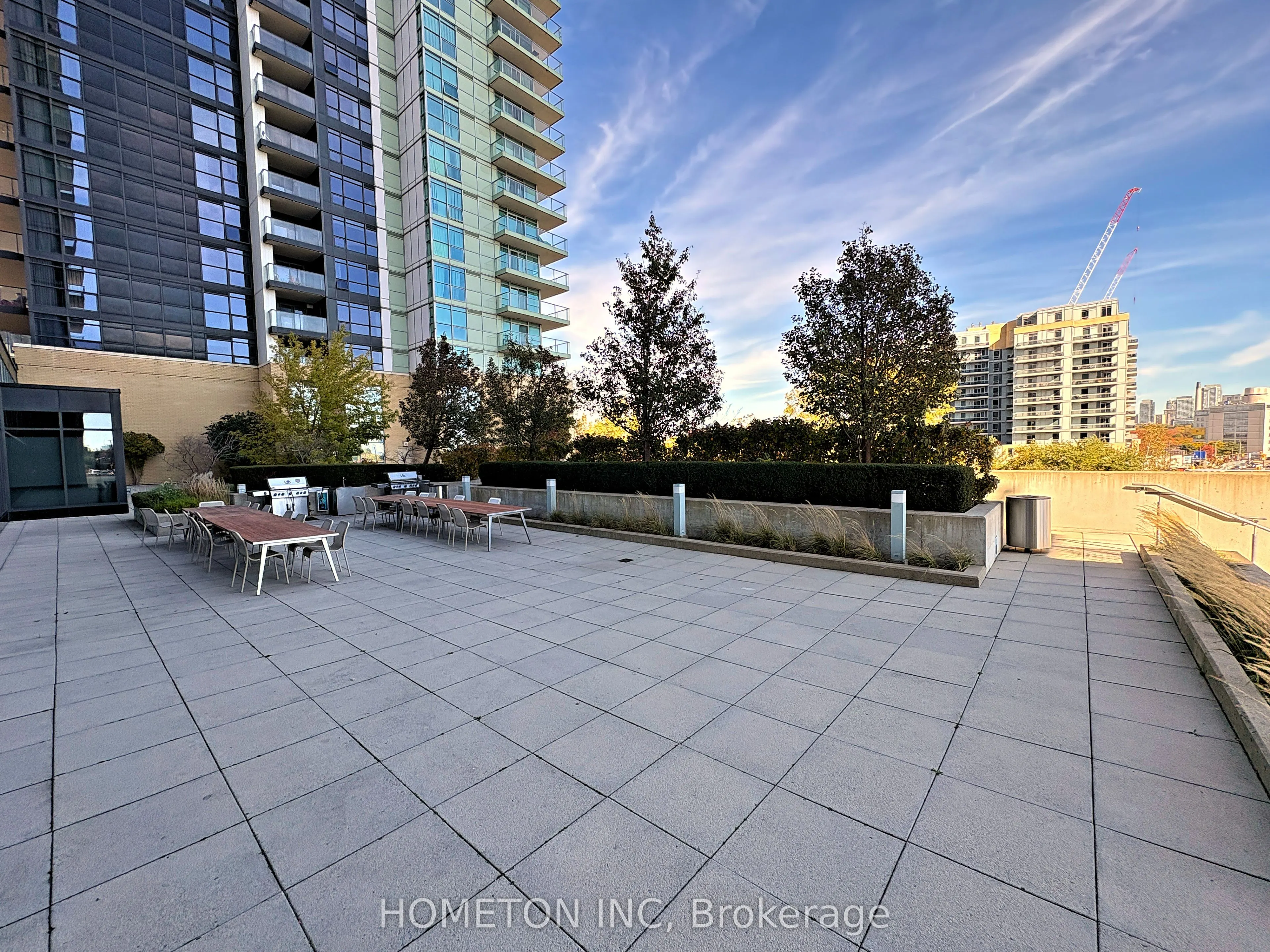 29 Singer Court #903