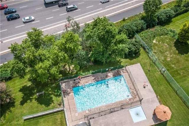 5 Parkway Forest Drive #206