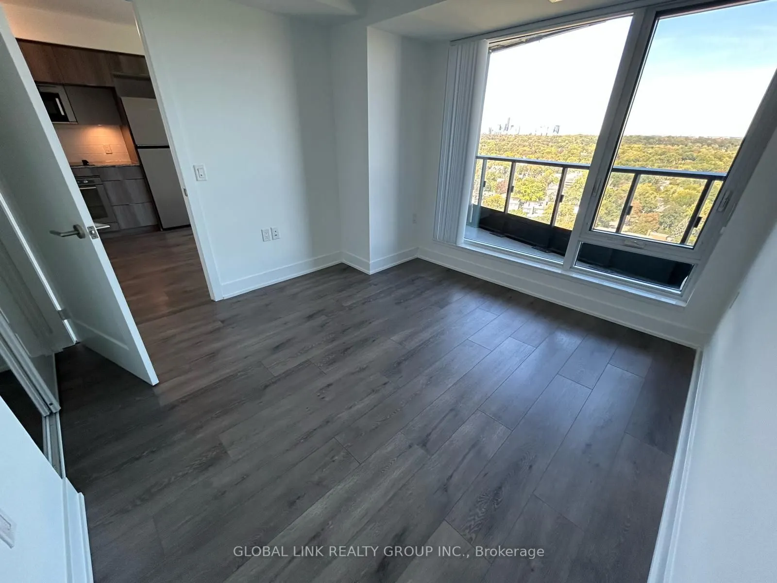 585 bloor Street E #2115