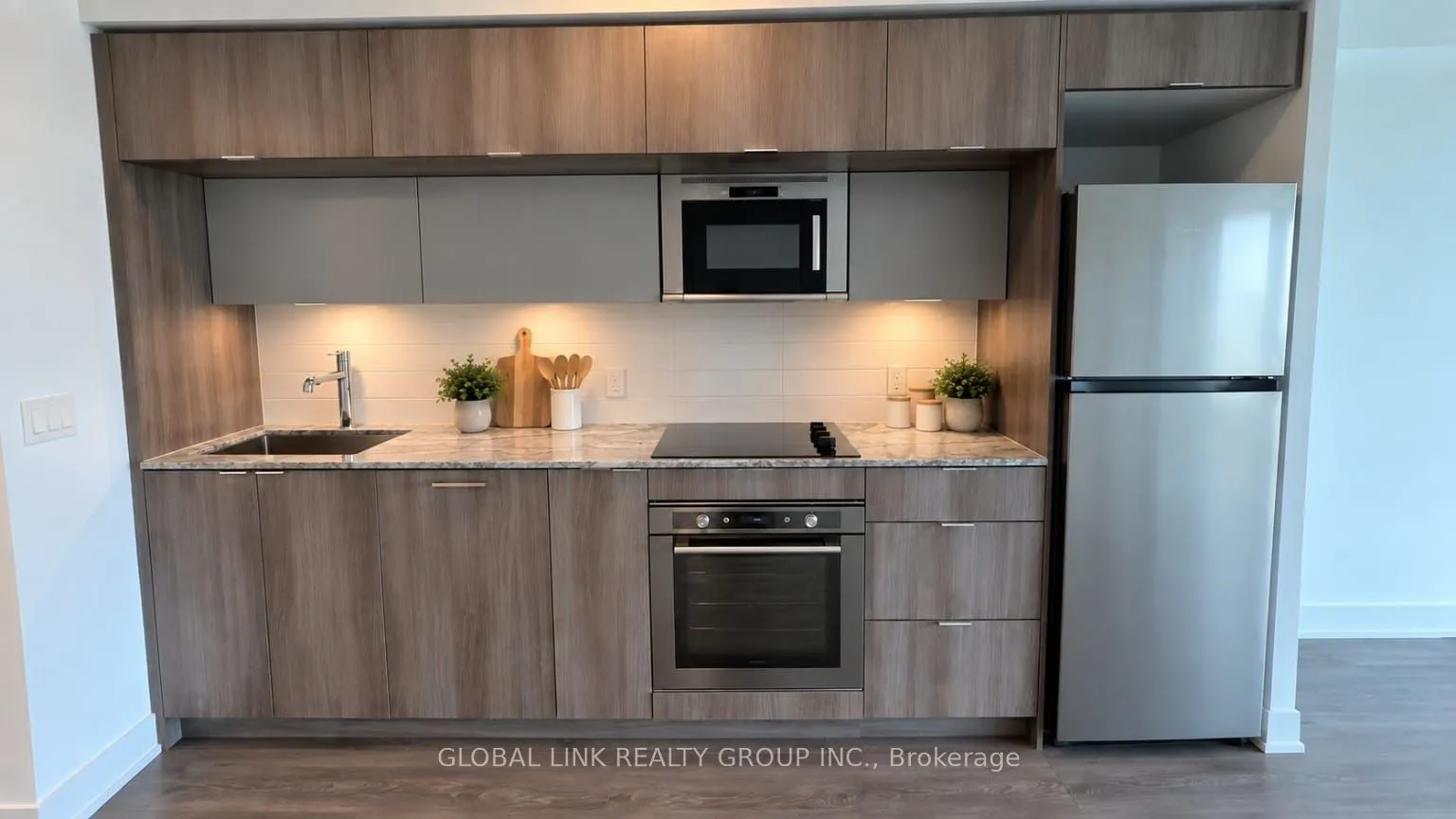 585 bloor Street E #2115