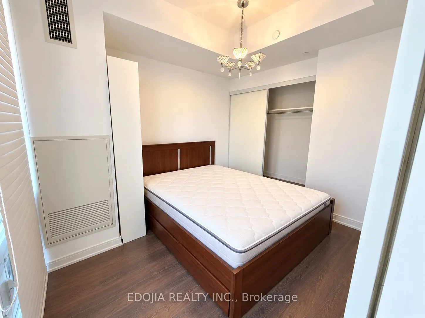 42 Charles Street E #1305