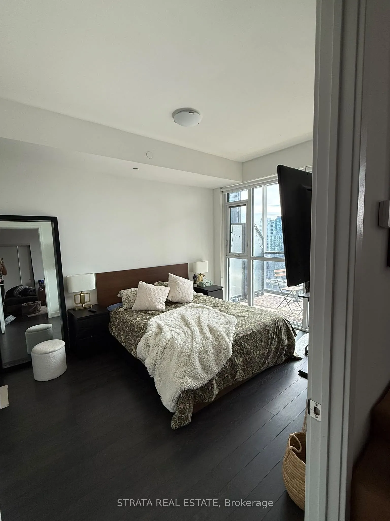 50 Ordnance Street #2401