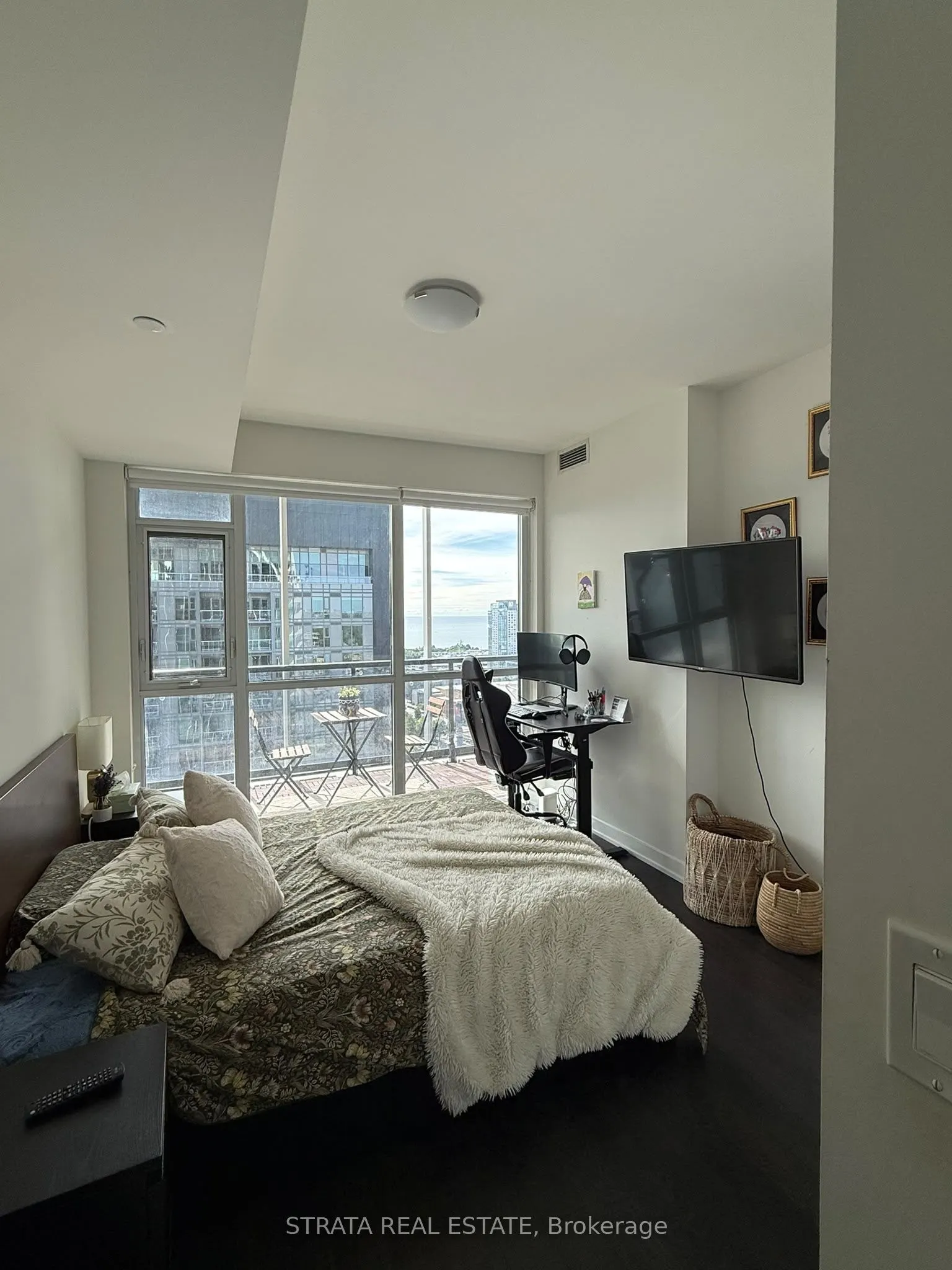 50 Ordnance Street #2401