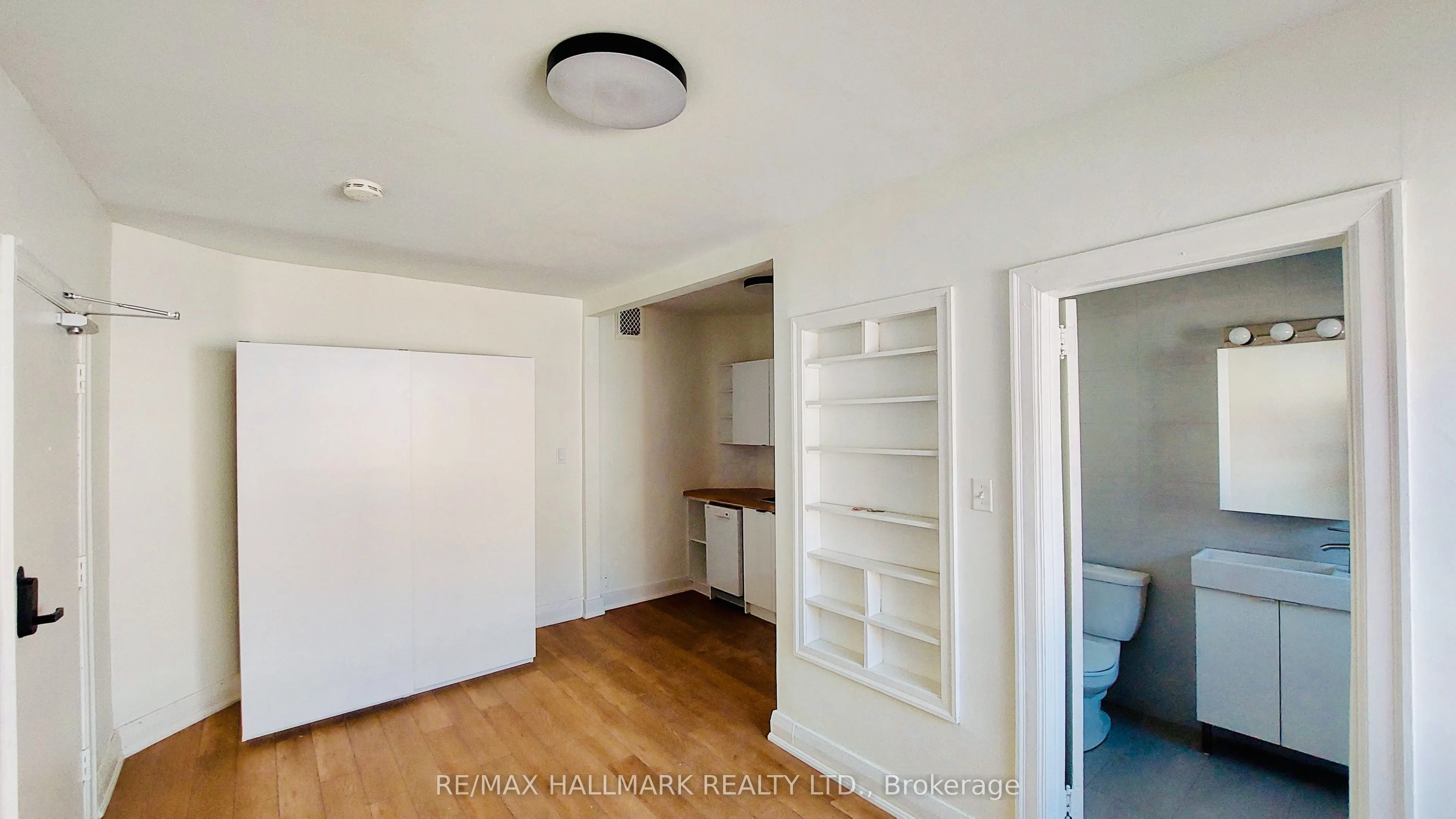 595 St Clair Avenue W #14