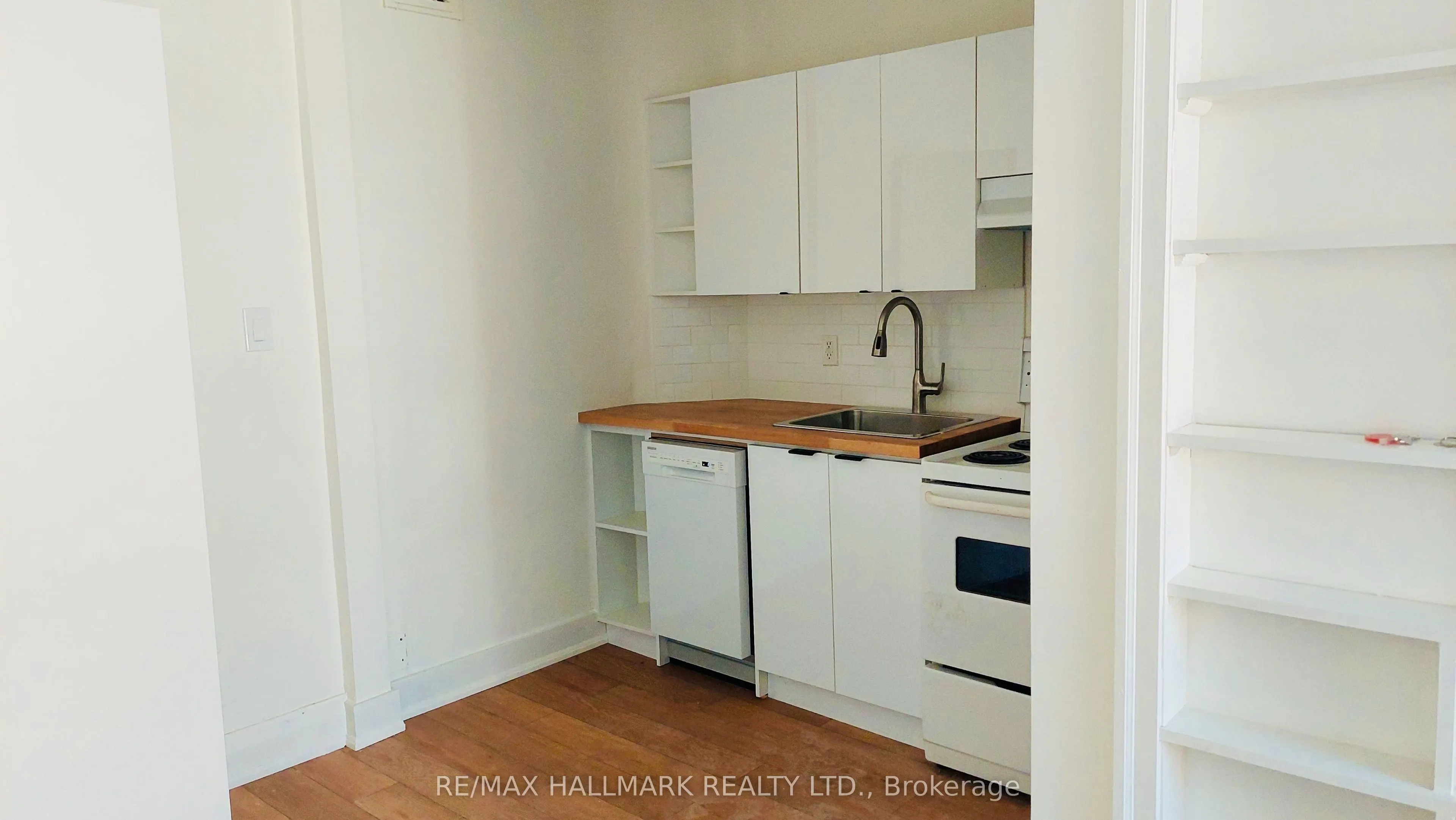 595 St Clair Avenue W #14