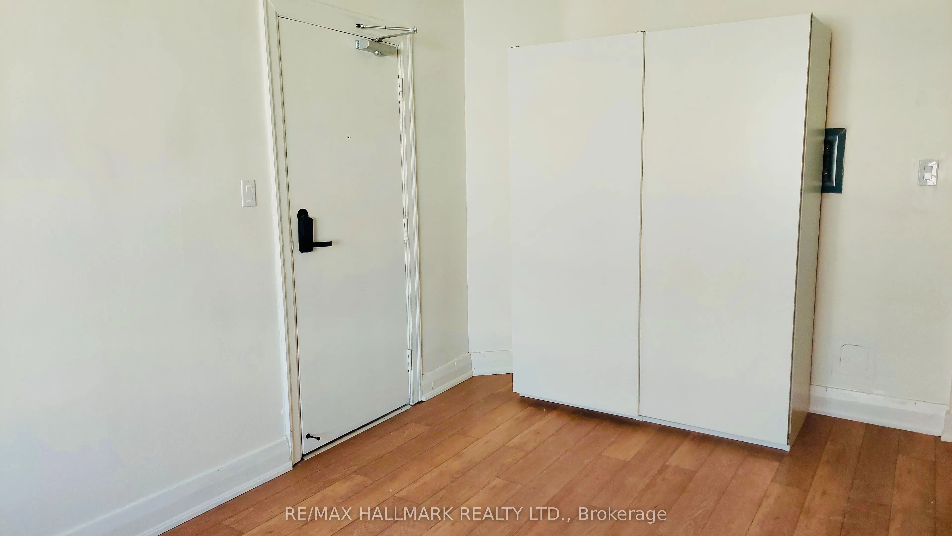 595 St Clair Avenue W #14