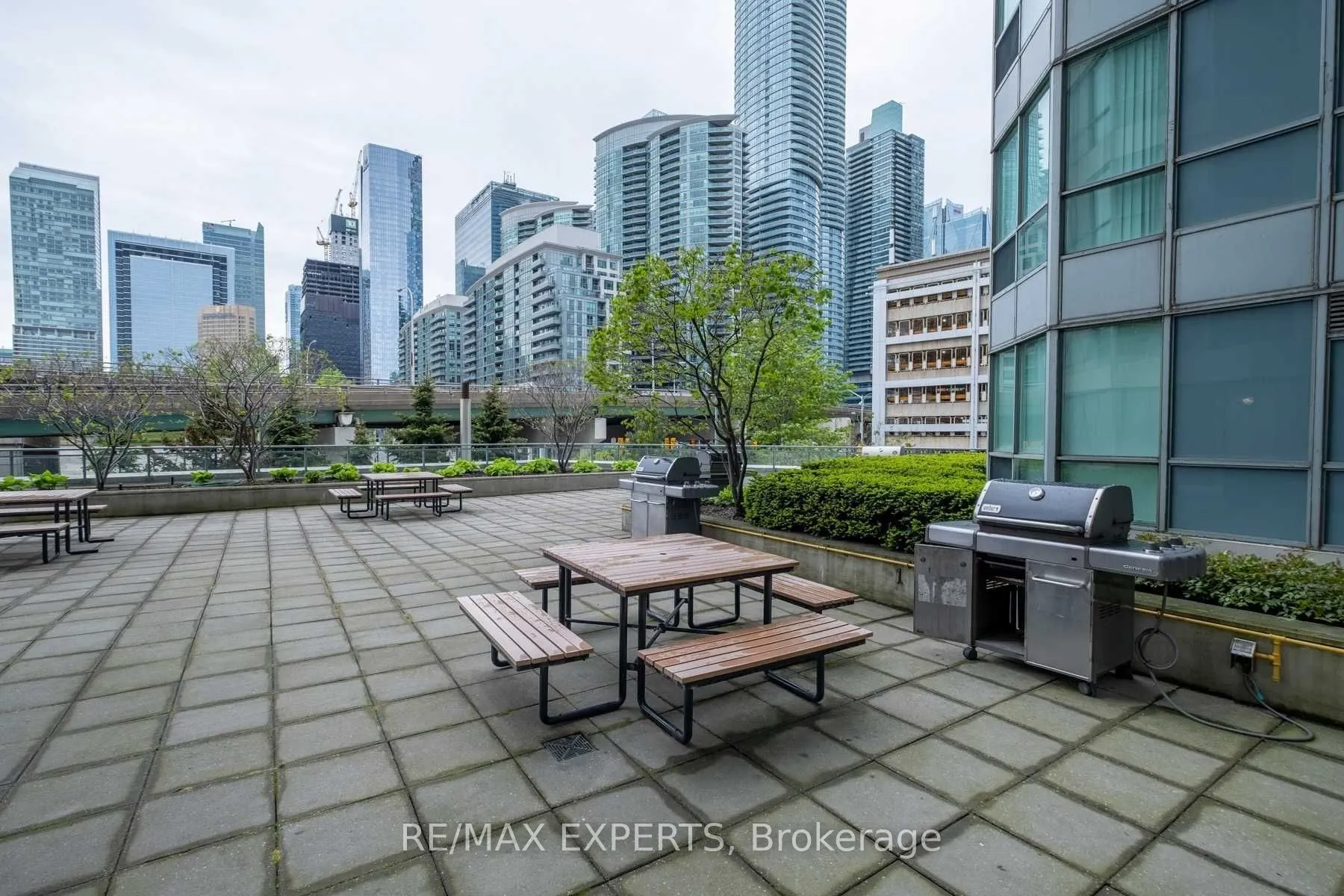 230 Queens Quay W #327