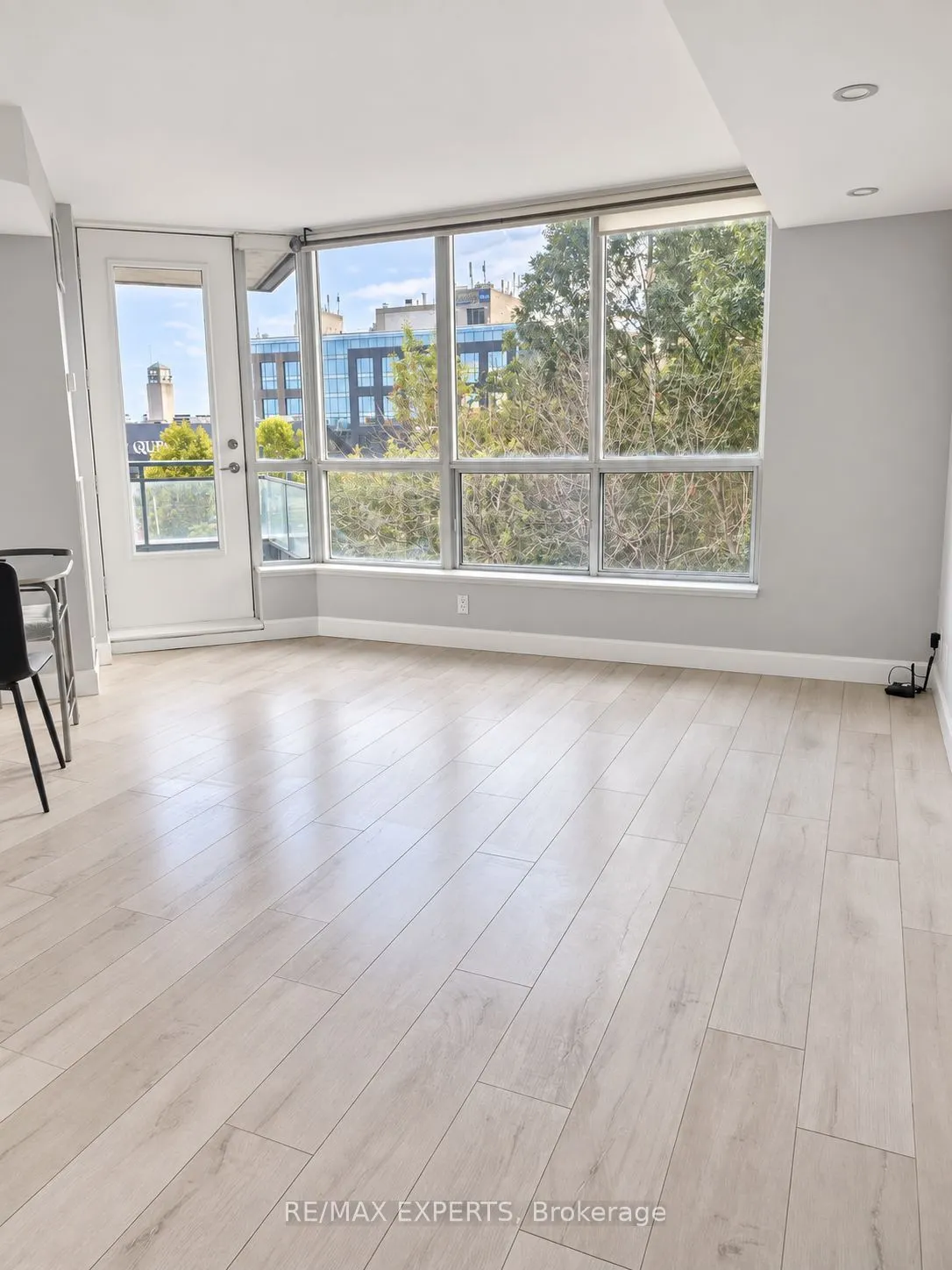 230 Queens Quay W #327