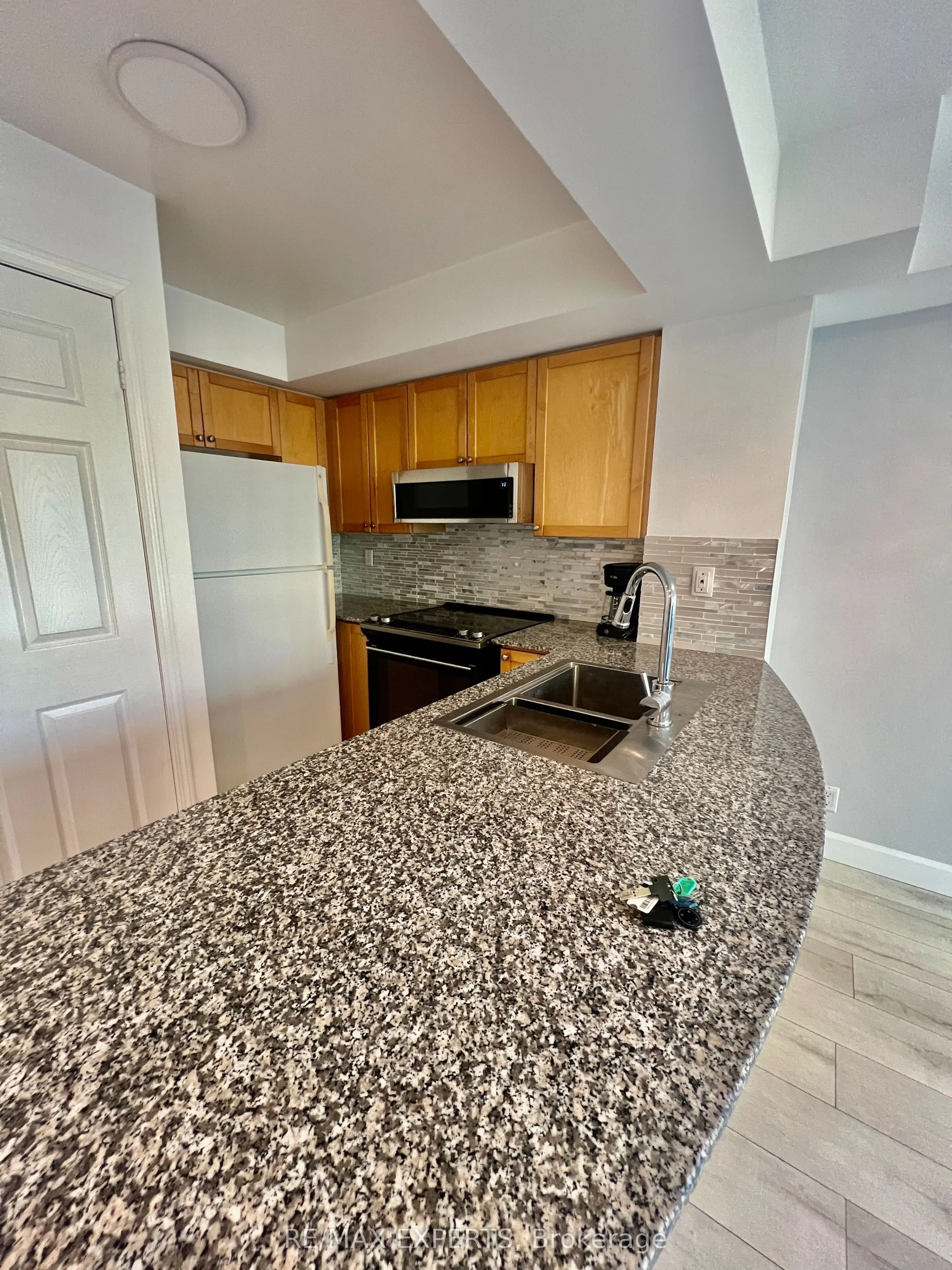 230 Queens Quay W #327
