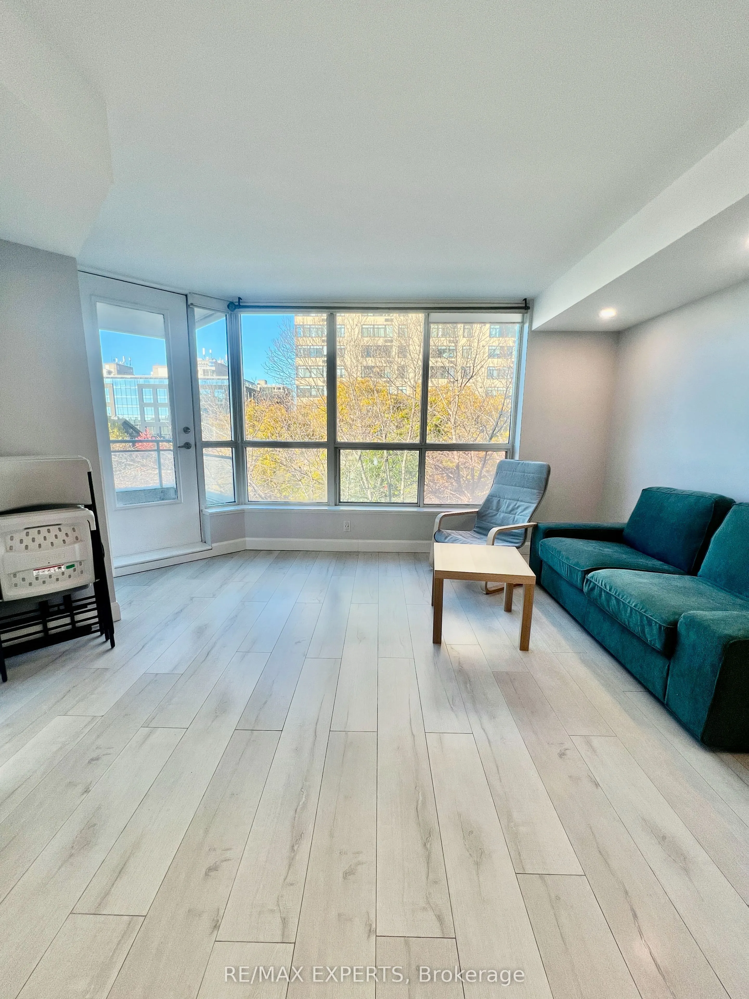 230 Queens Quay W #327