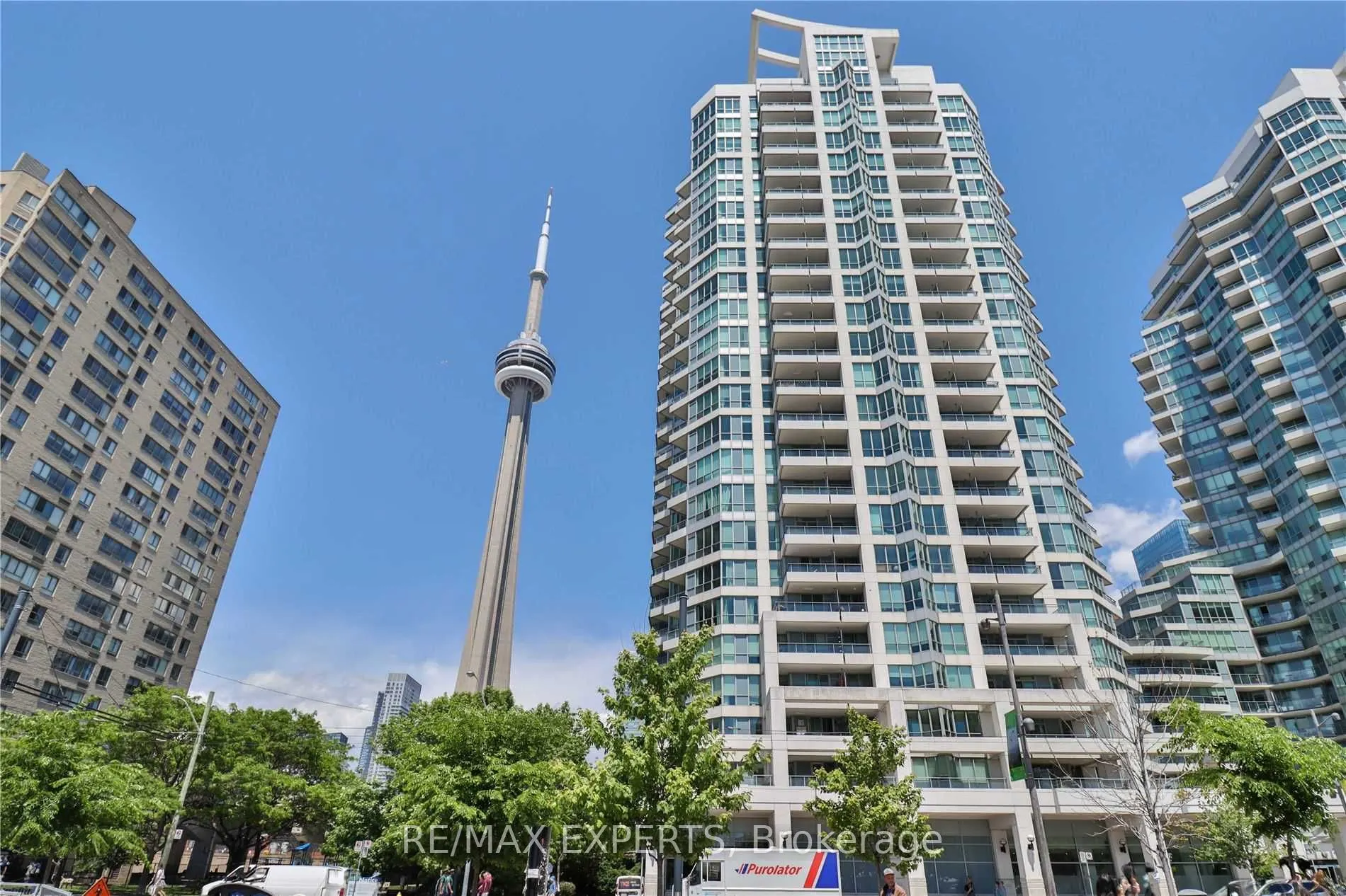 230 Queens Quay W #327