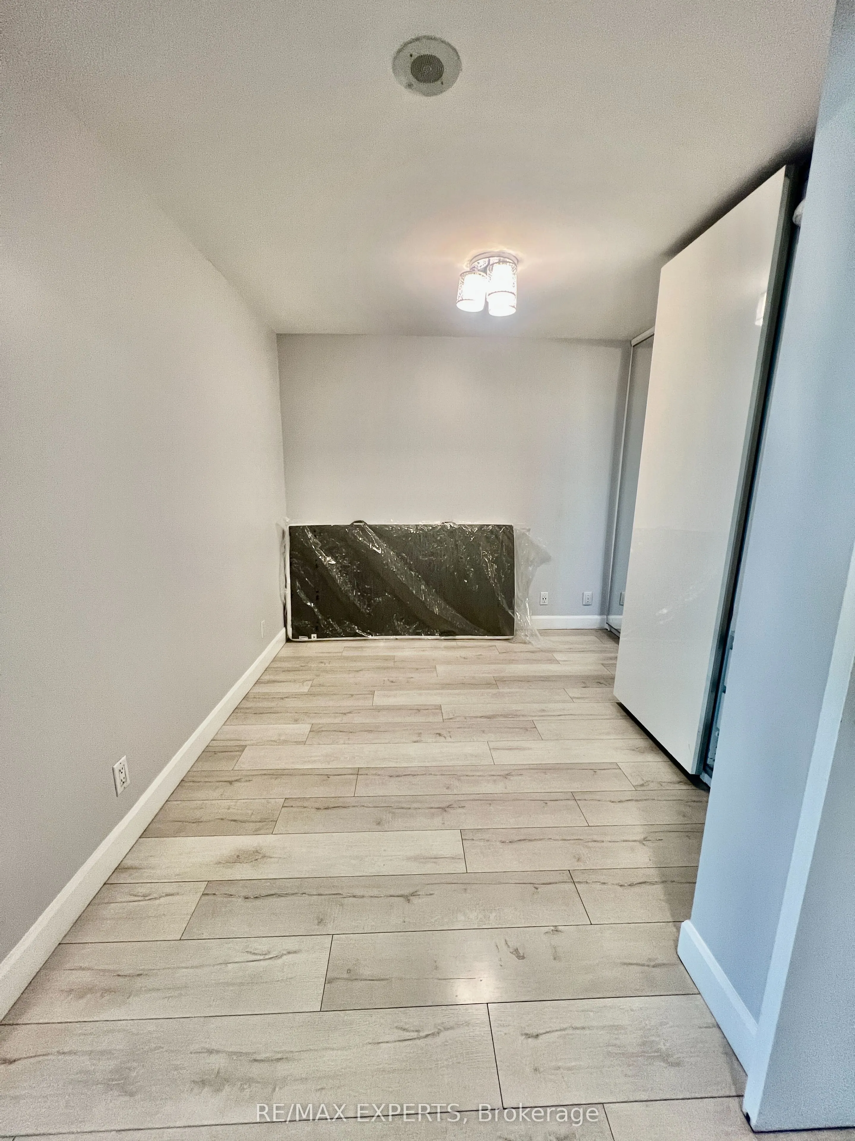 230 Queens Quay W #327