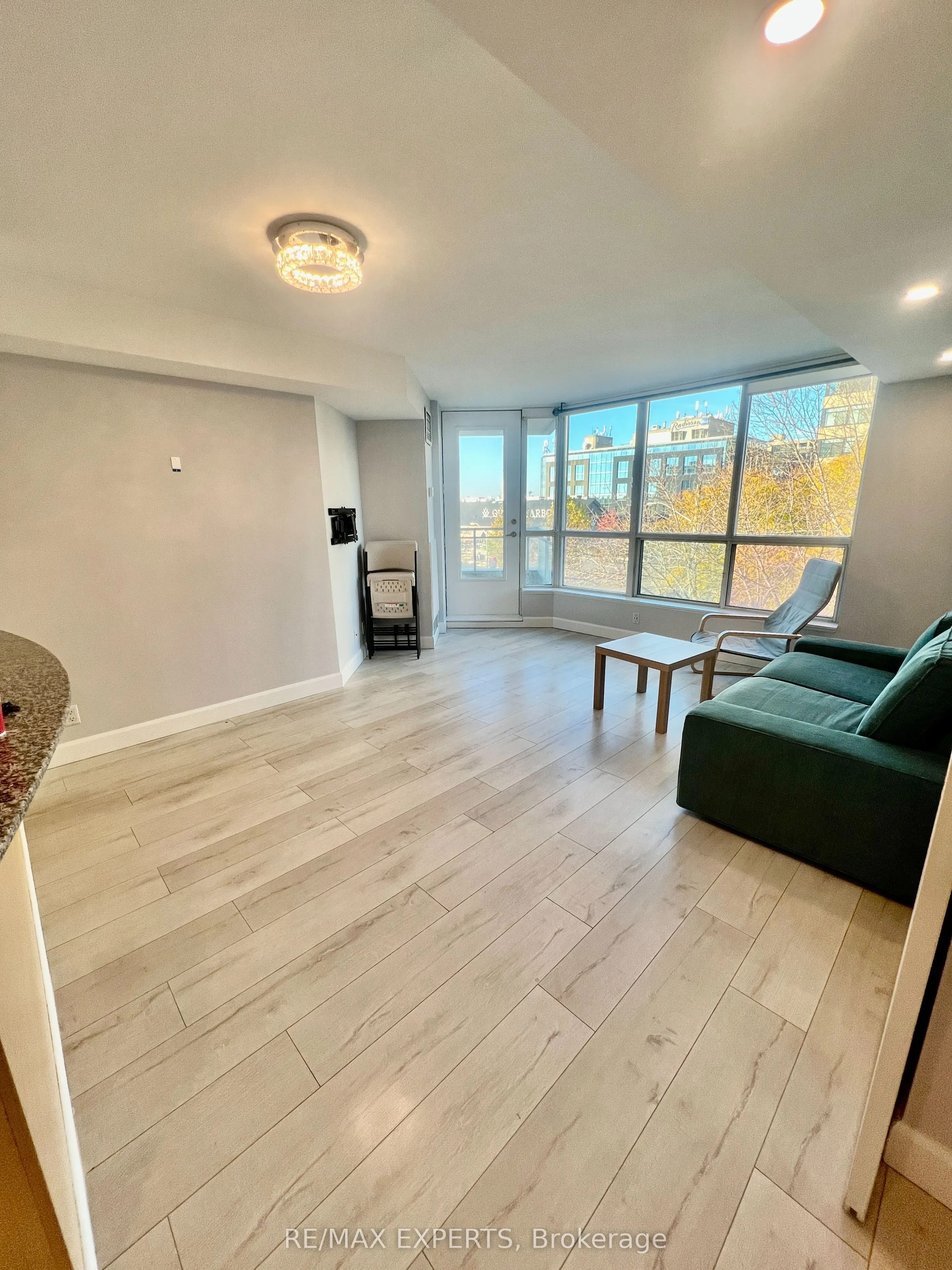 230 Queens Quay W #327
