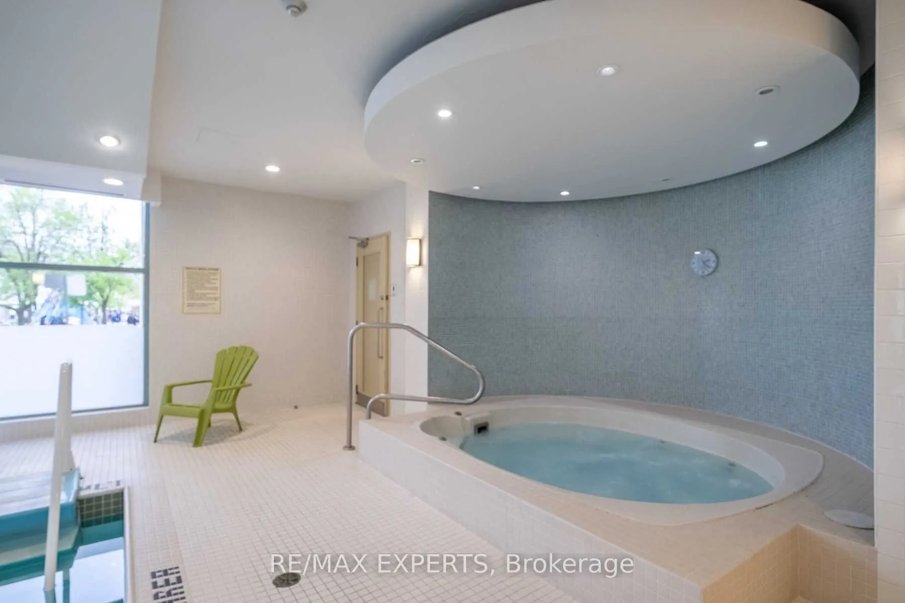 230 Queens Quay W #327