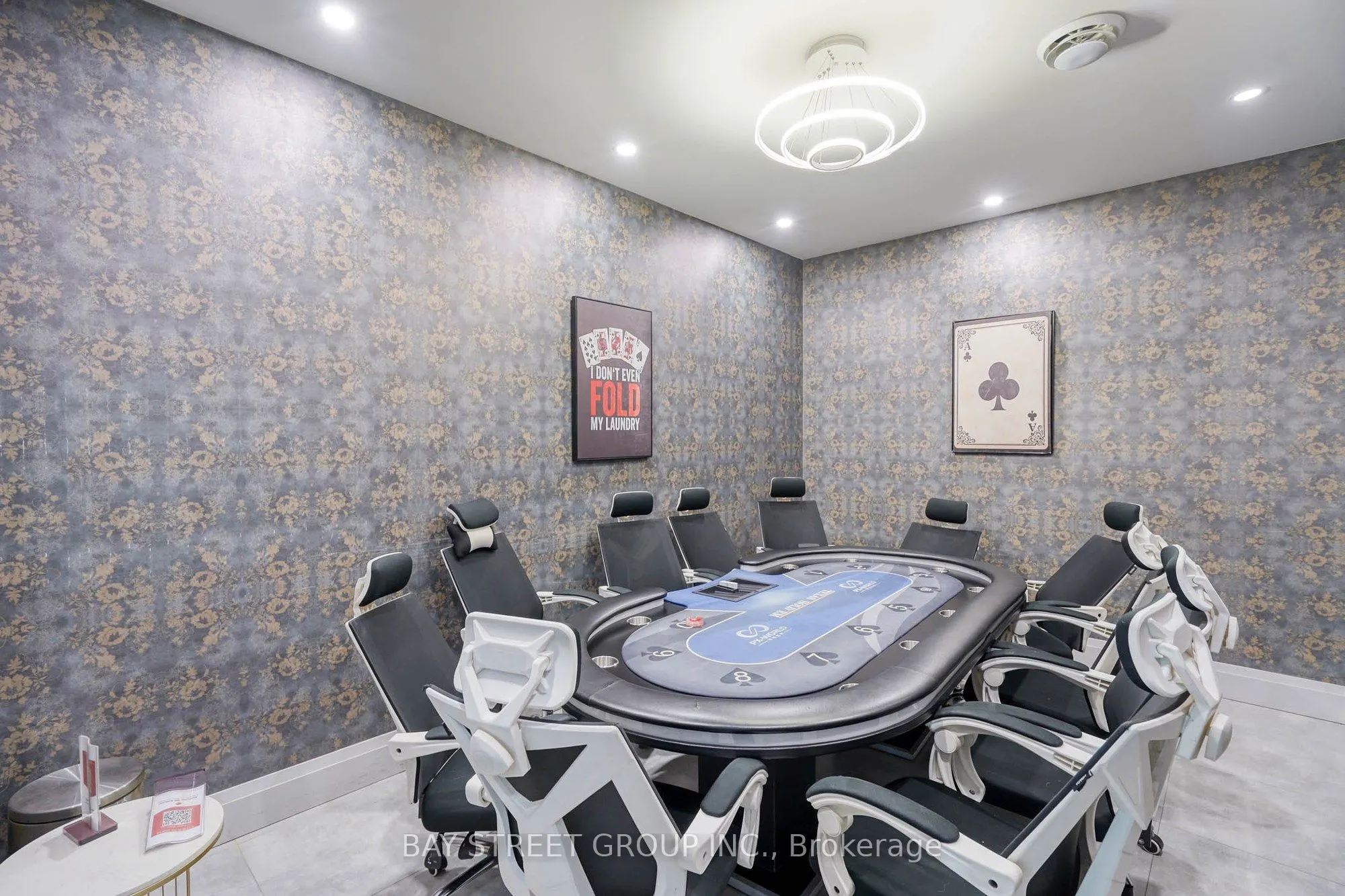 405 Dundas Street W #First Floor