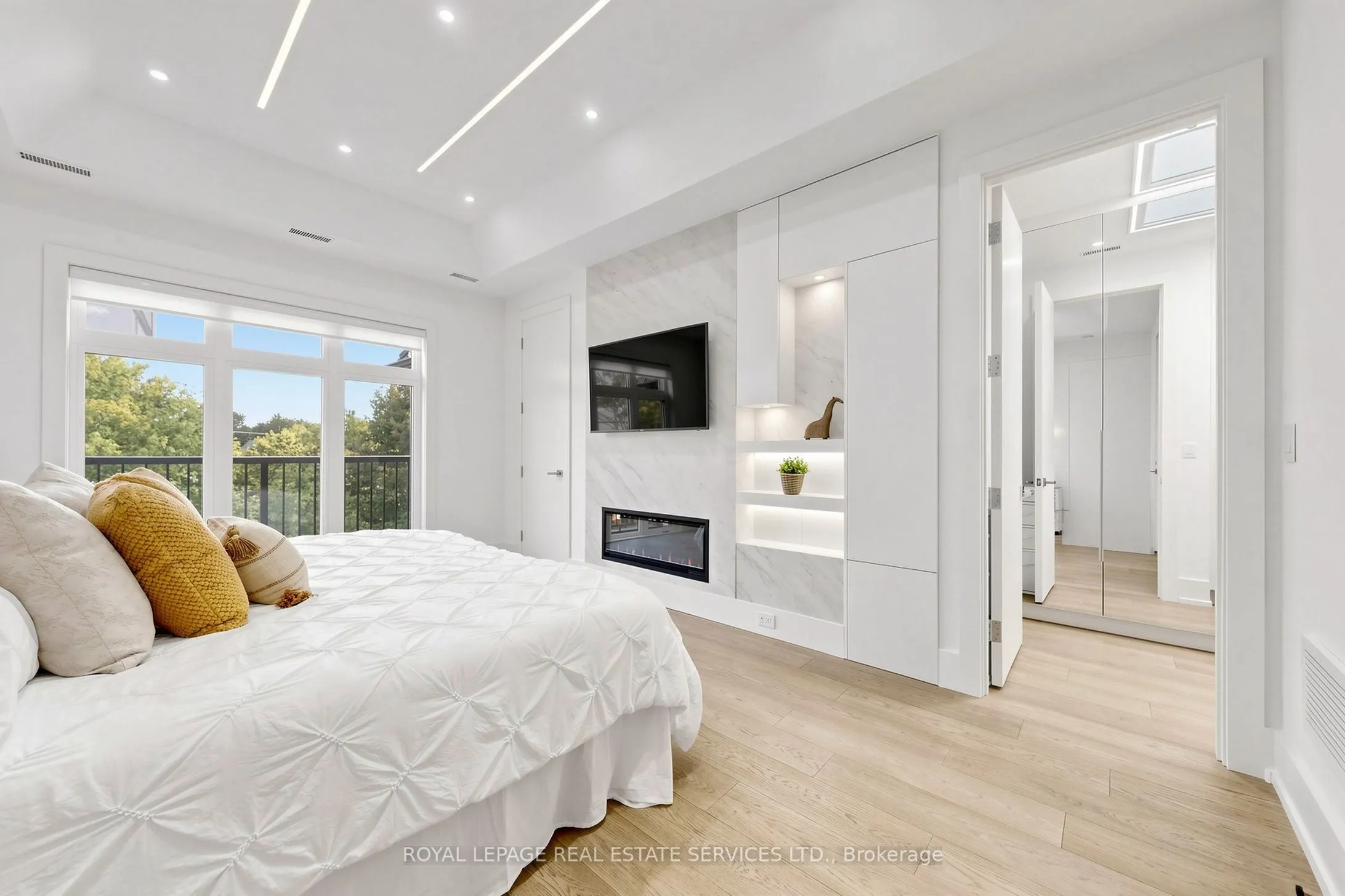 383 Melrose Avenue