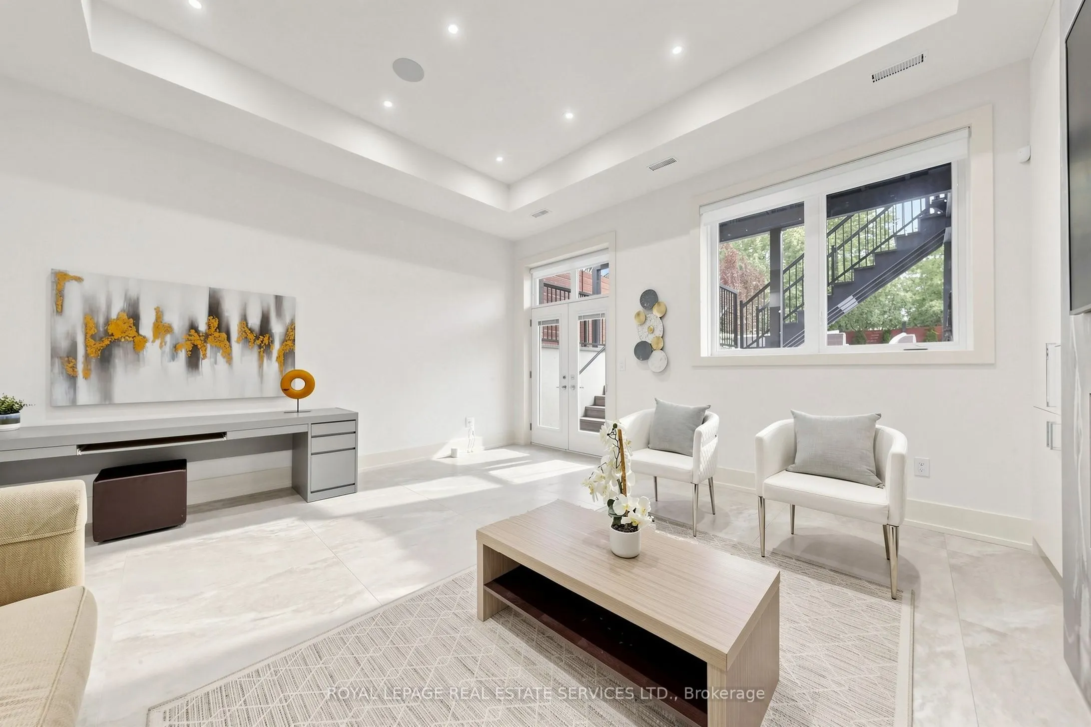 383 Melrose Avenue