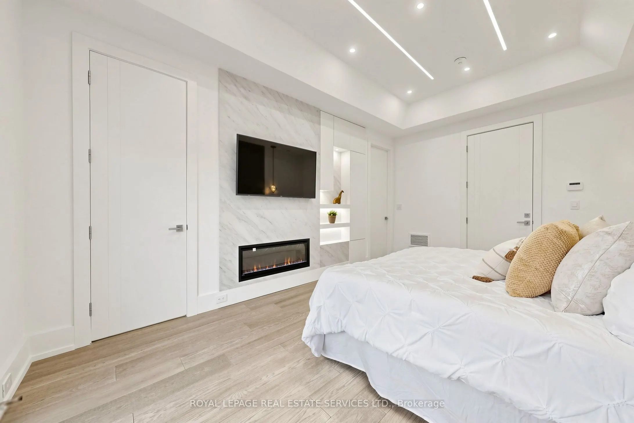 383 Melrose Avenue