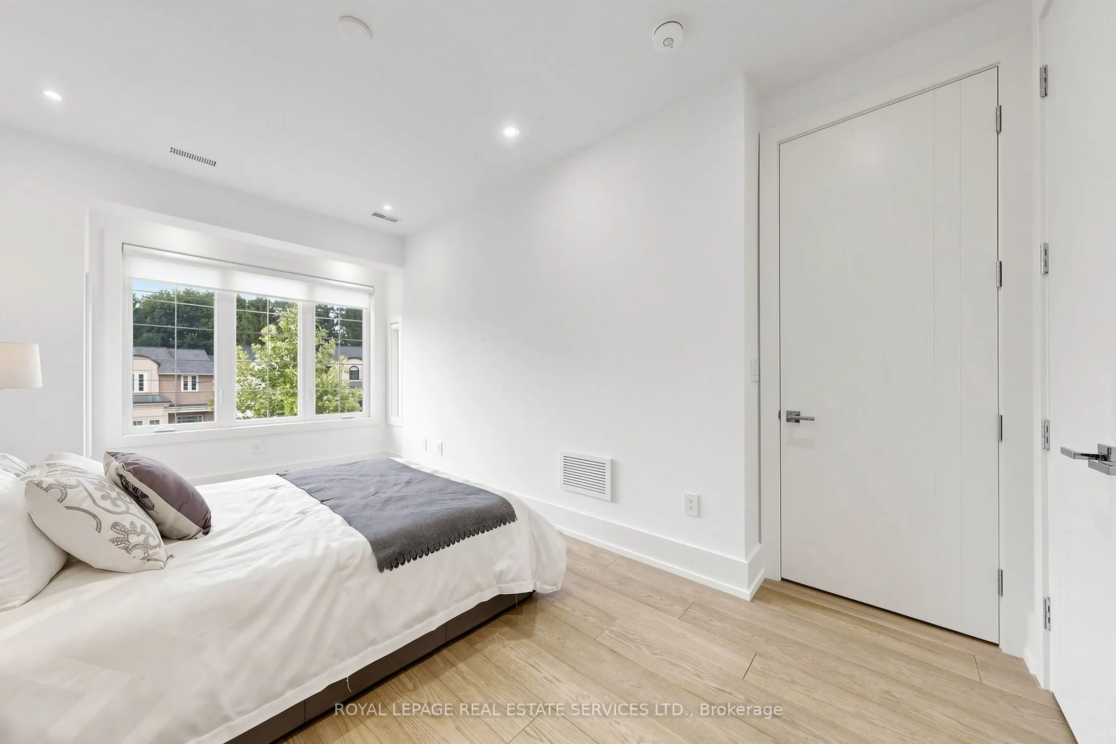 383 Melrose Avenue