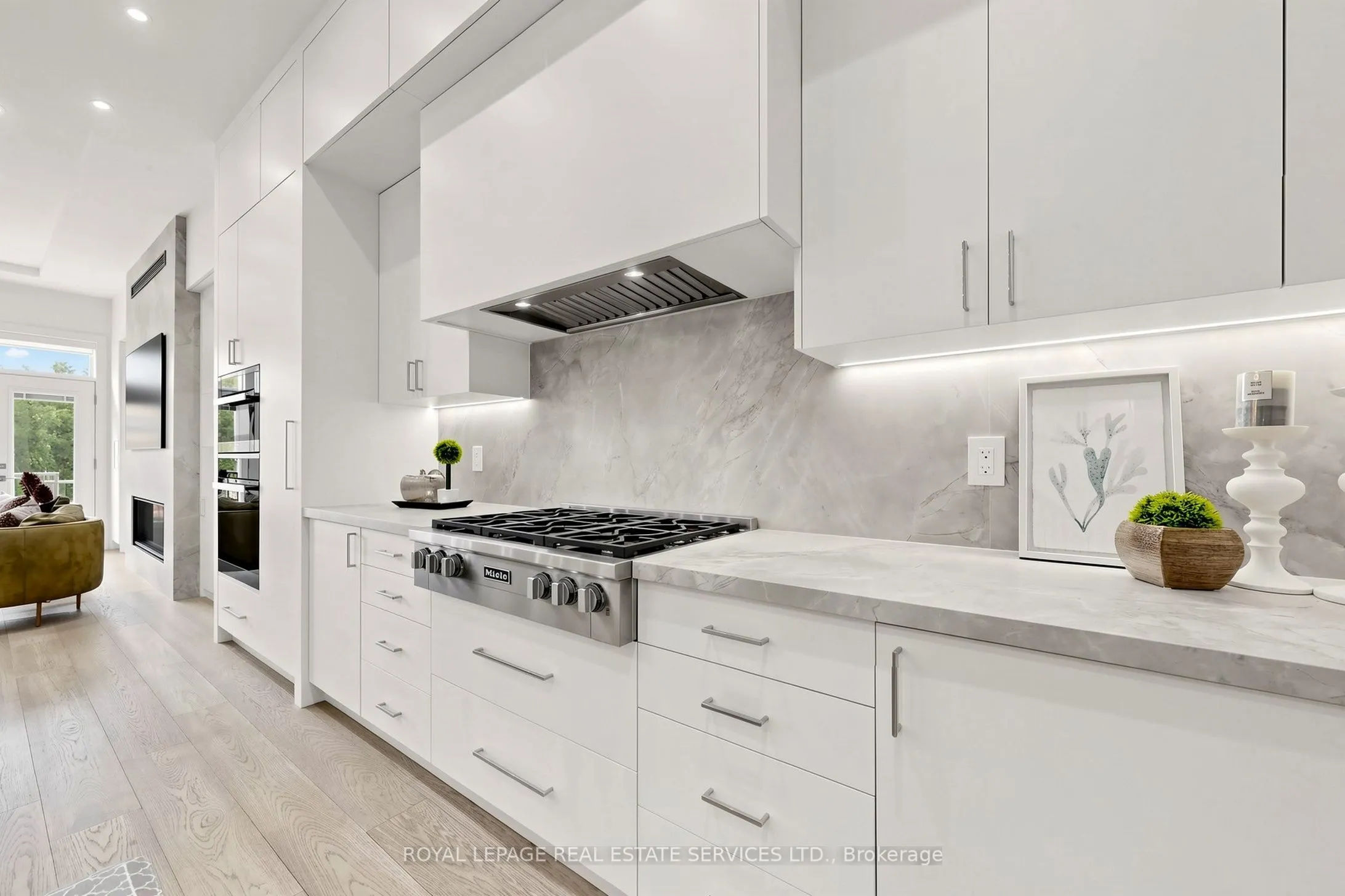 383 Melrose Avenue