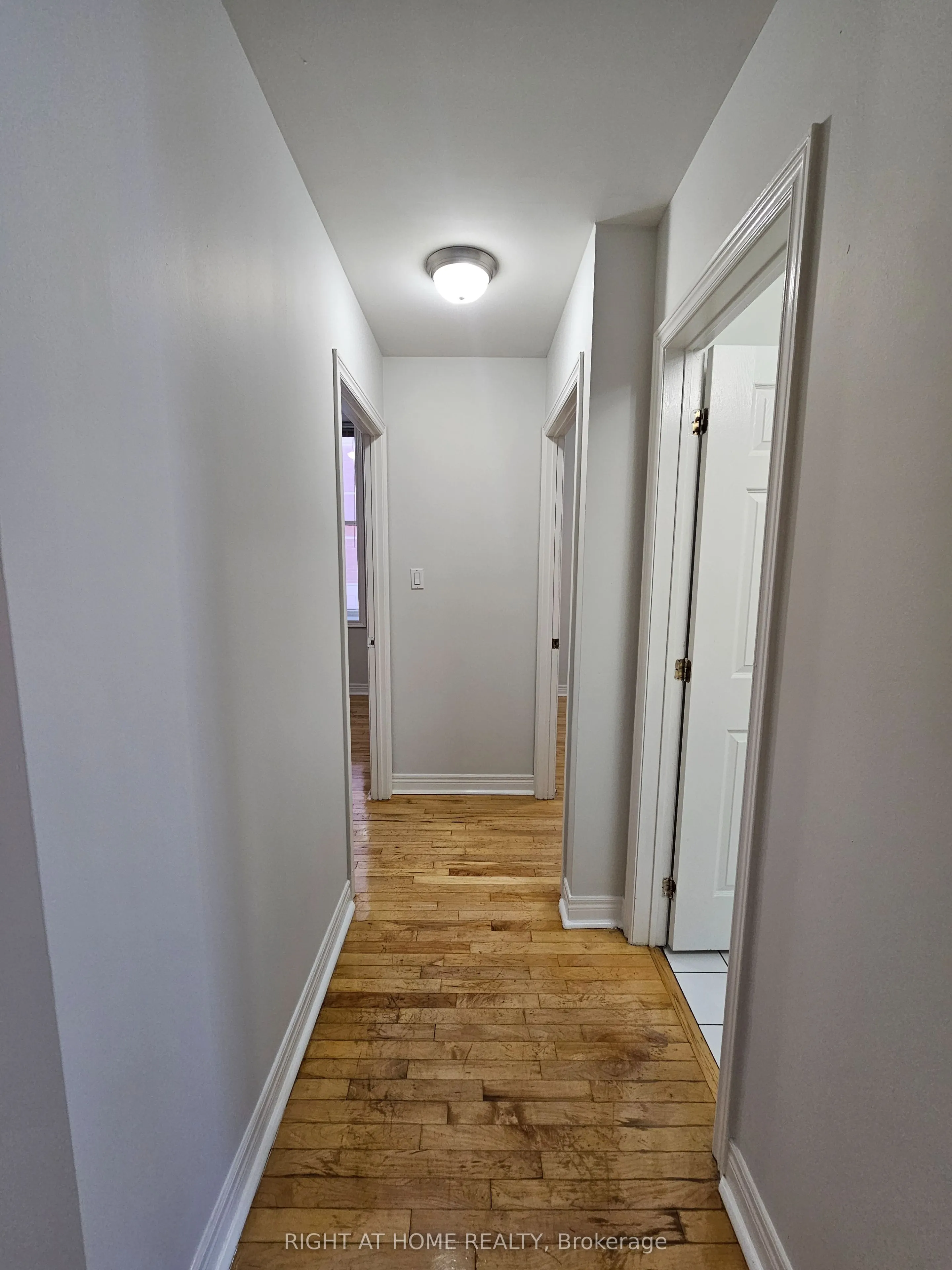 524 Yonge Street #207