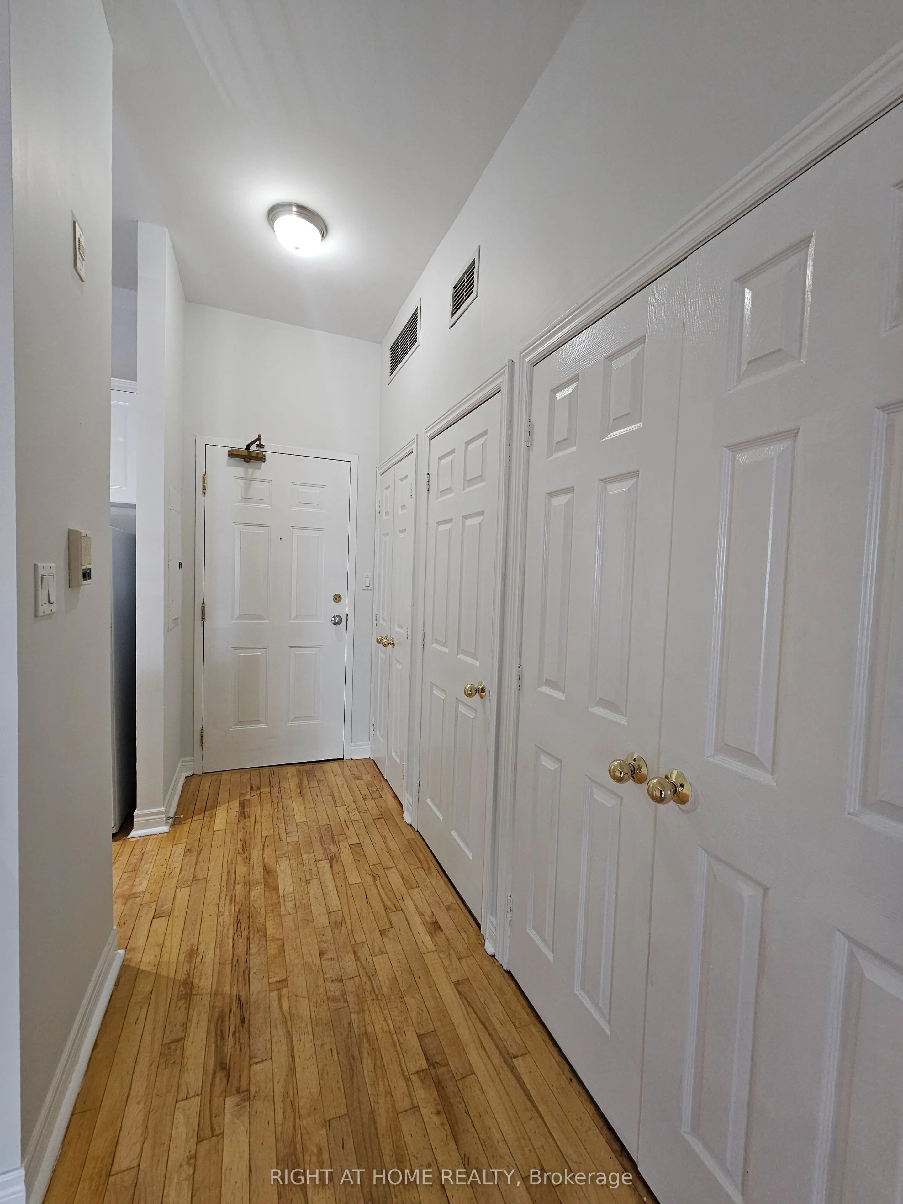 524 Yonge Street #207
