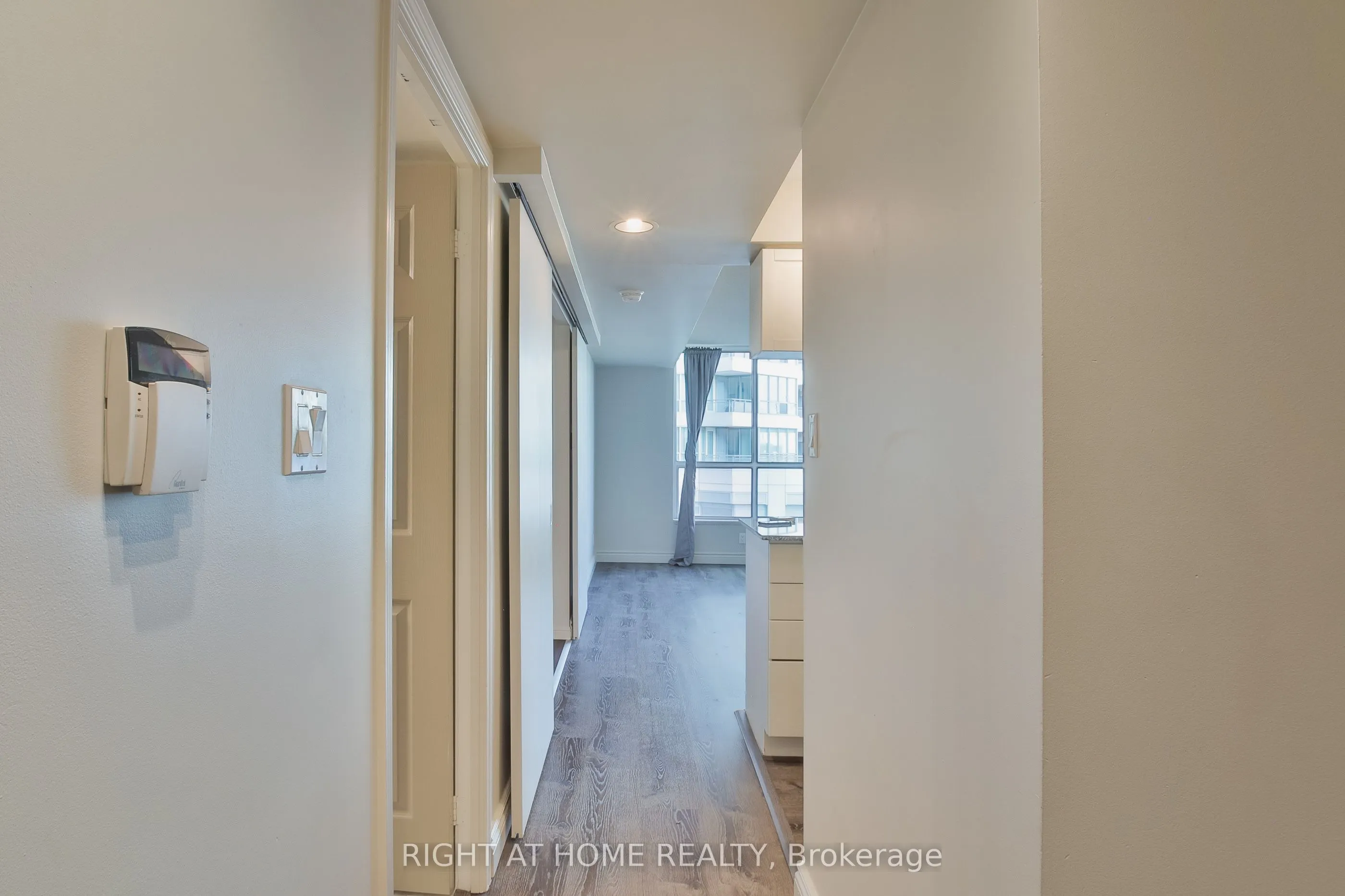 230 Queens Quay W #222
