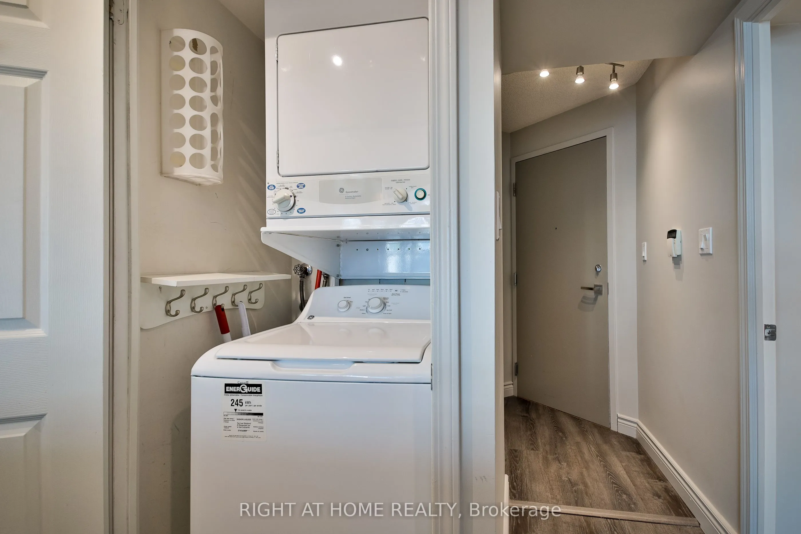 230 Queens Quay W #222