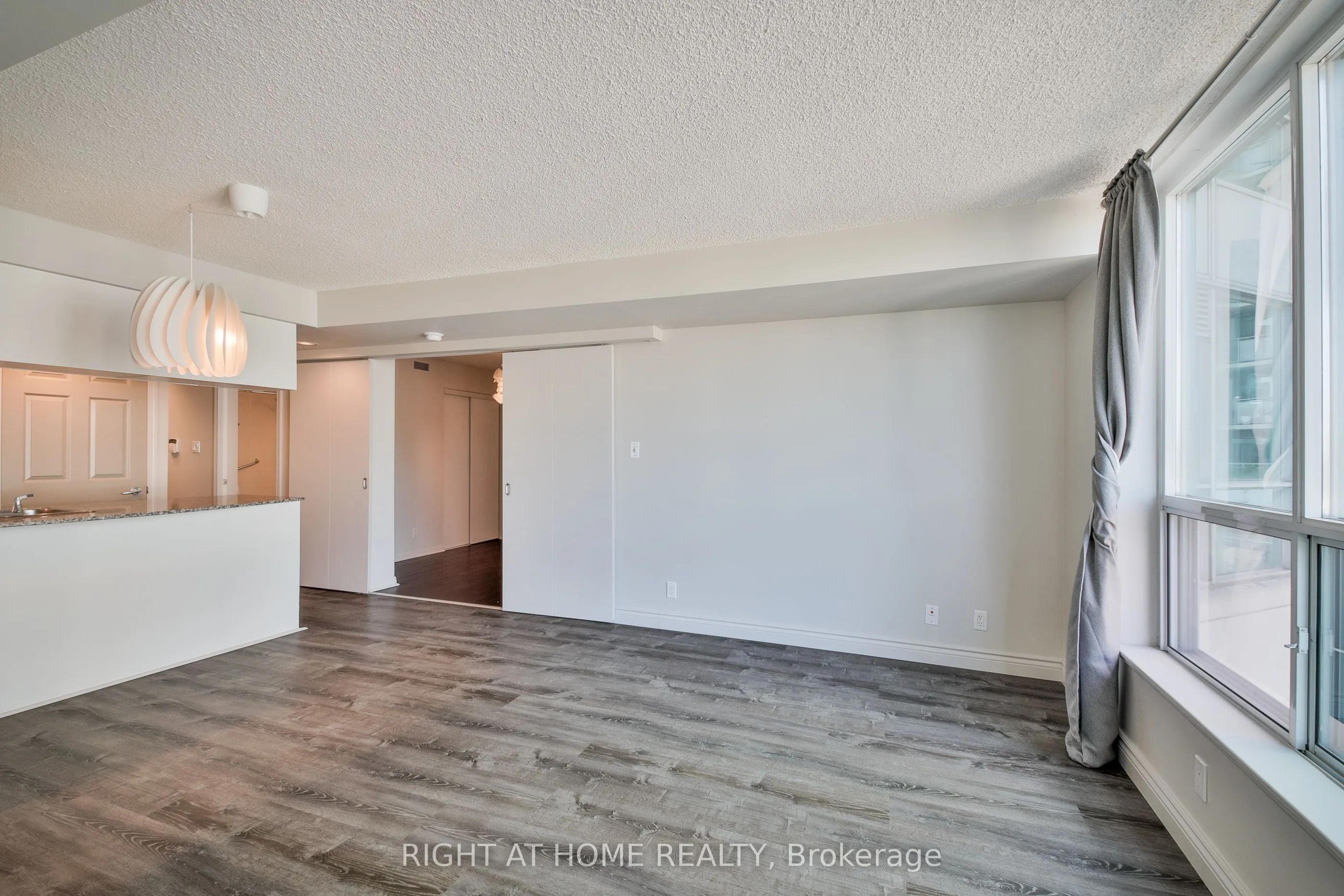230 Queens Quay W #222
