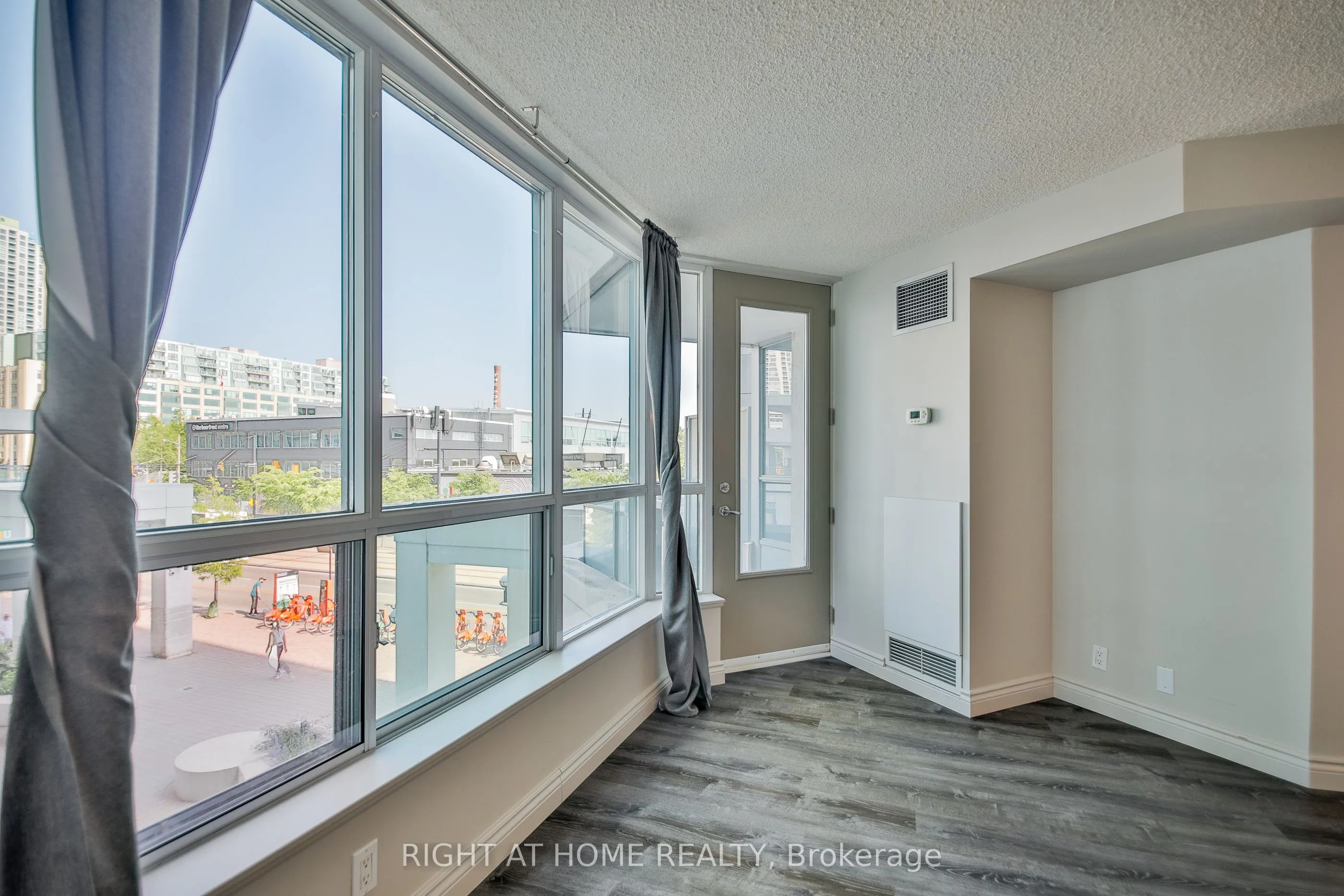 230 Queens Quay W #222