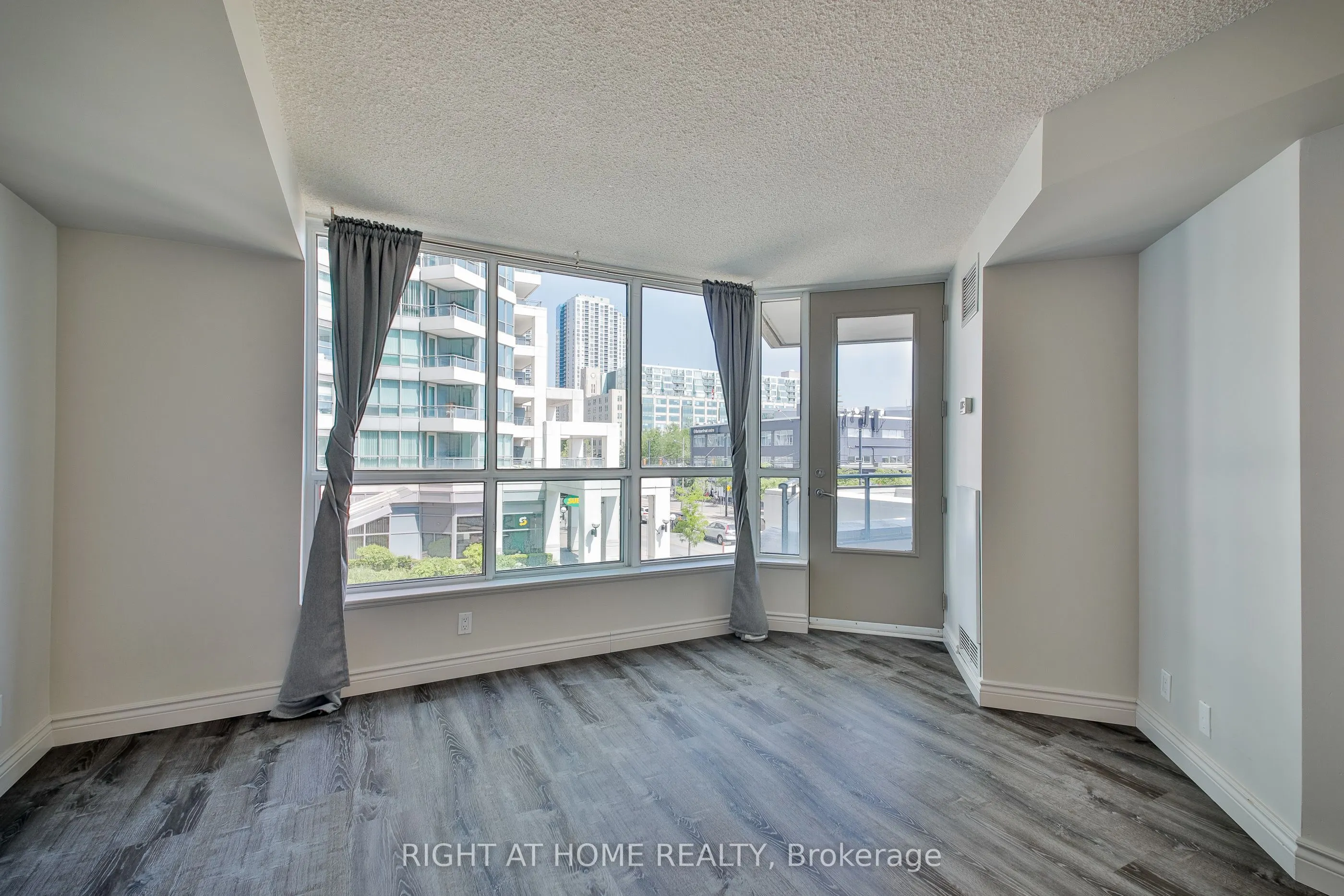 230 Queens Quay W #222