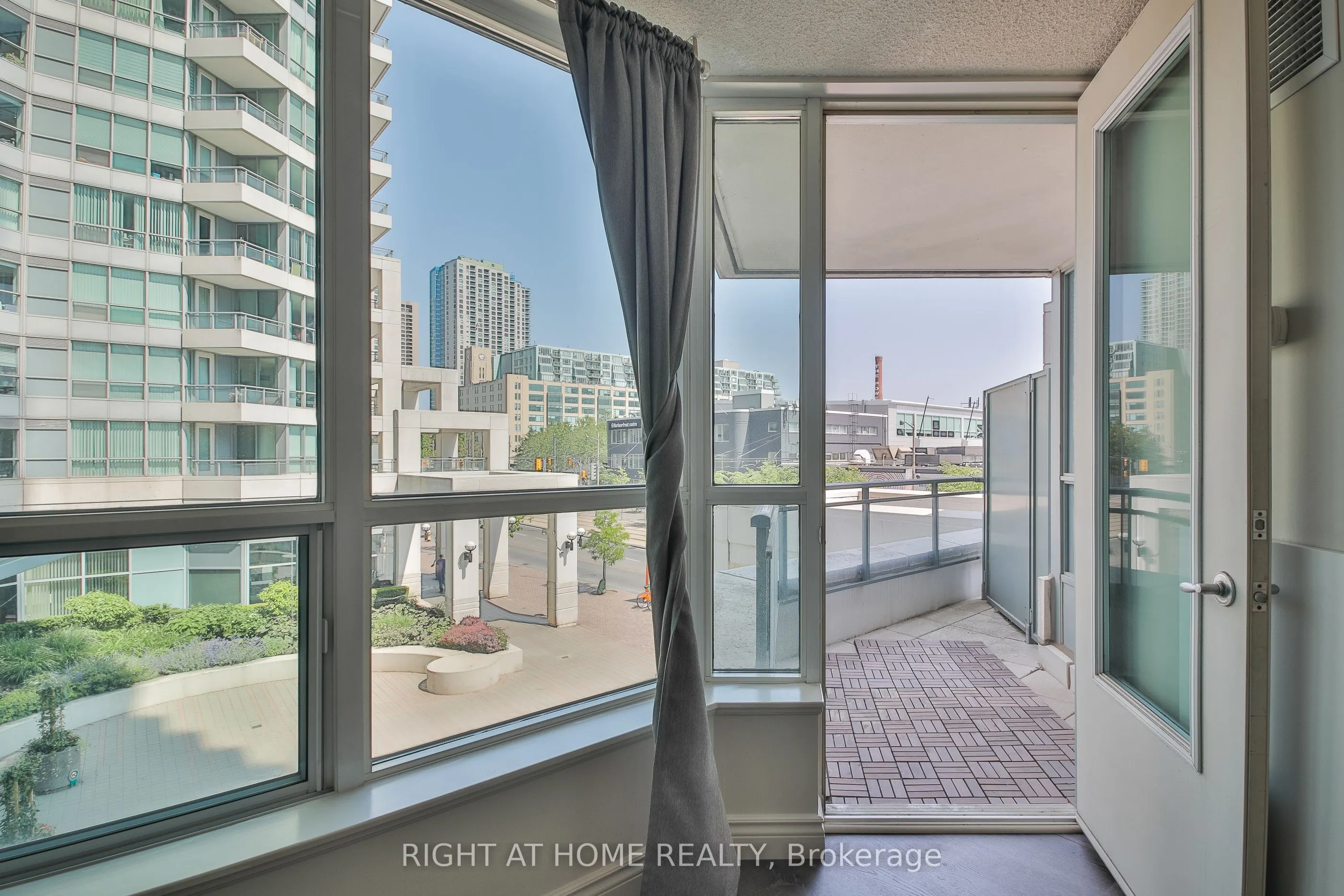 230 Queens Quay W #222