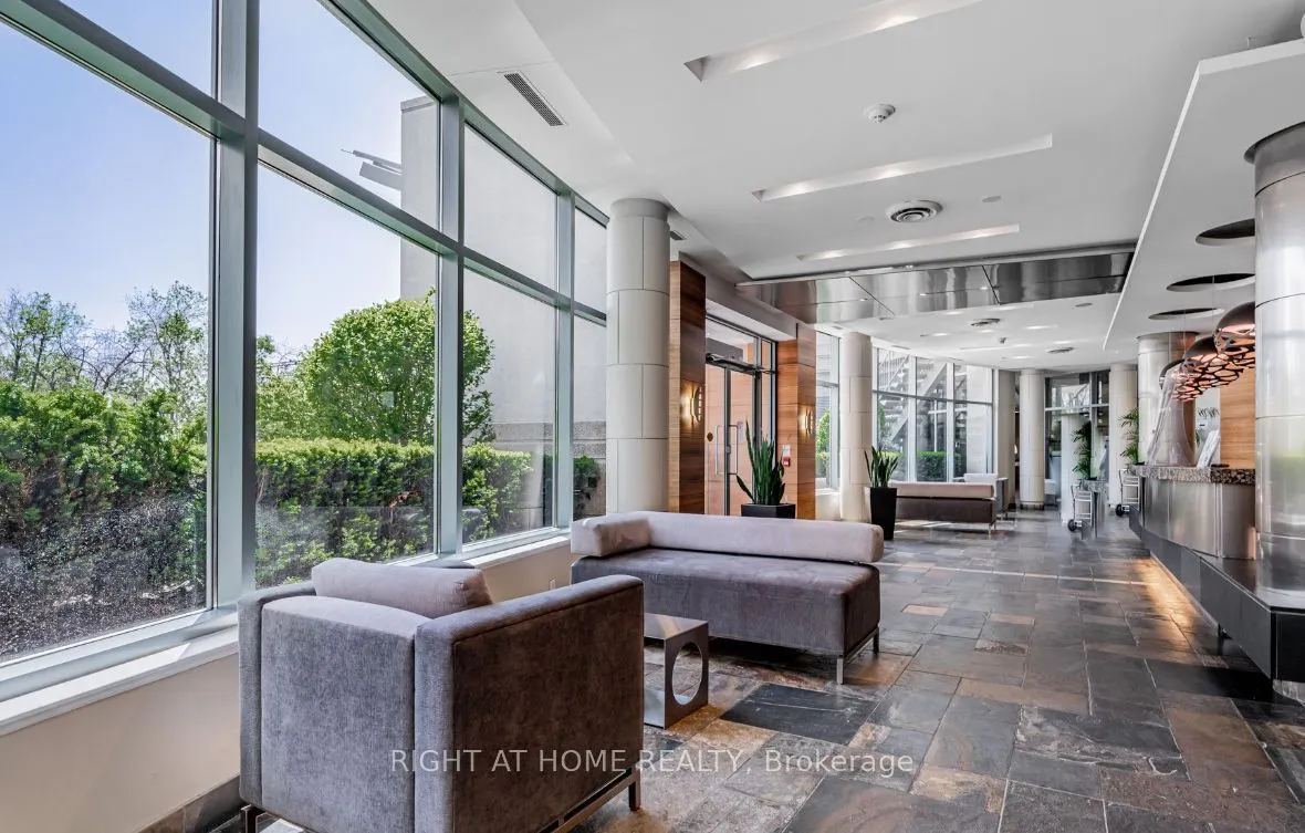 230 Queens Quay W #222