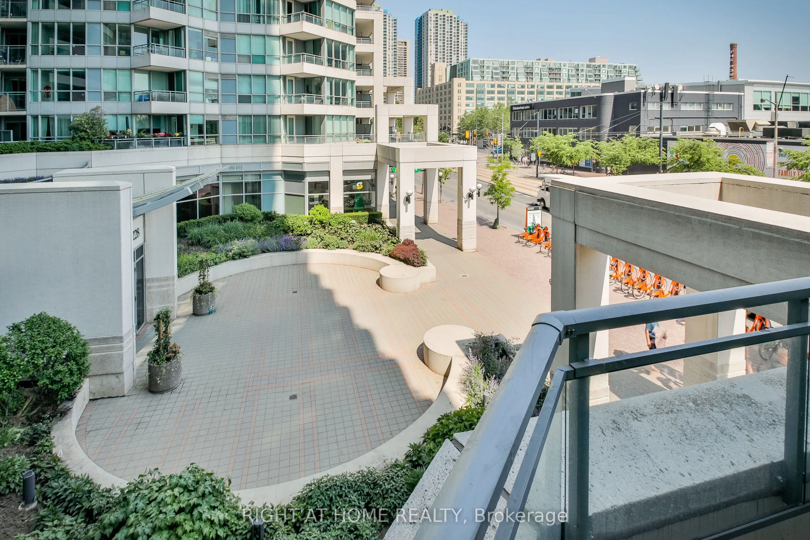 230 Queens Quay W #222