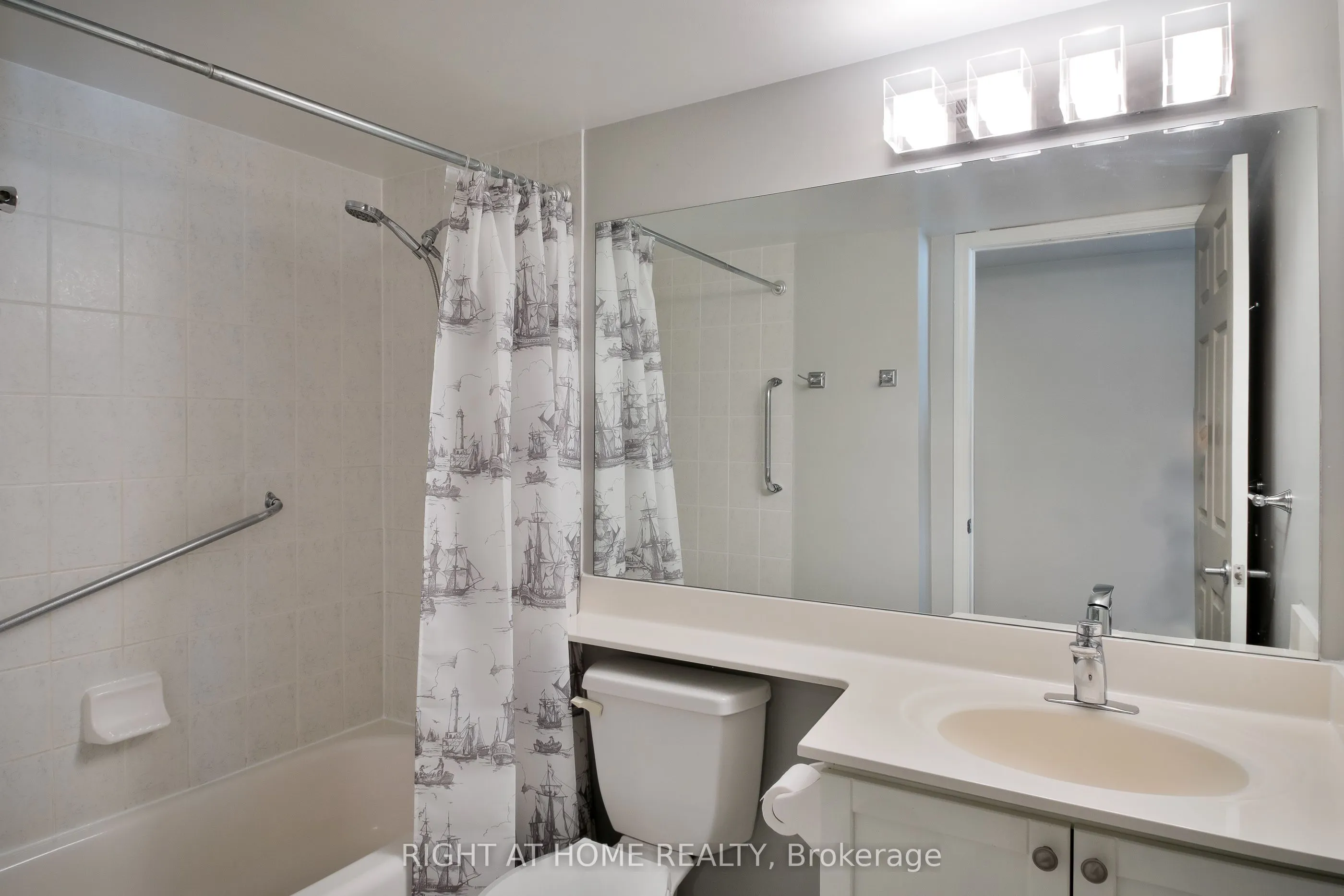 230 Queens Quay W #222