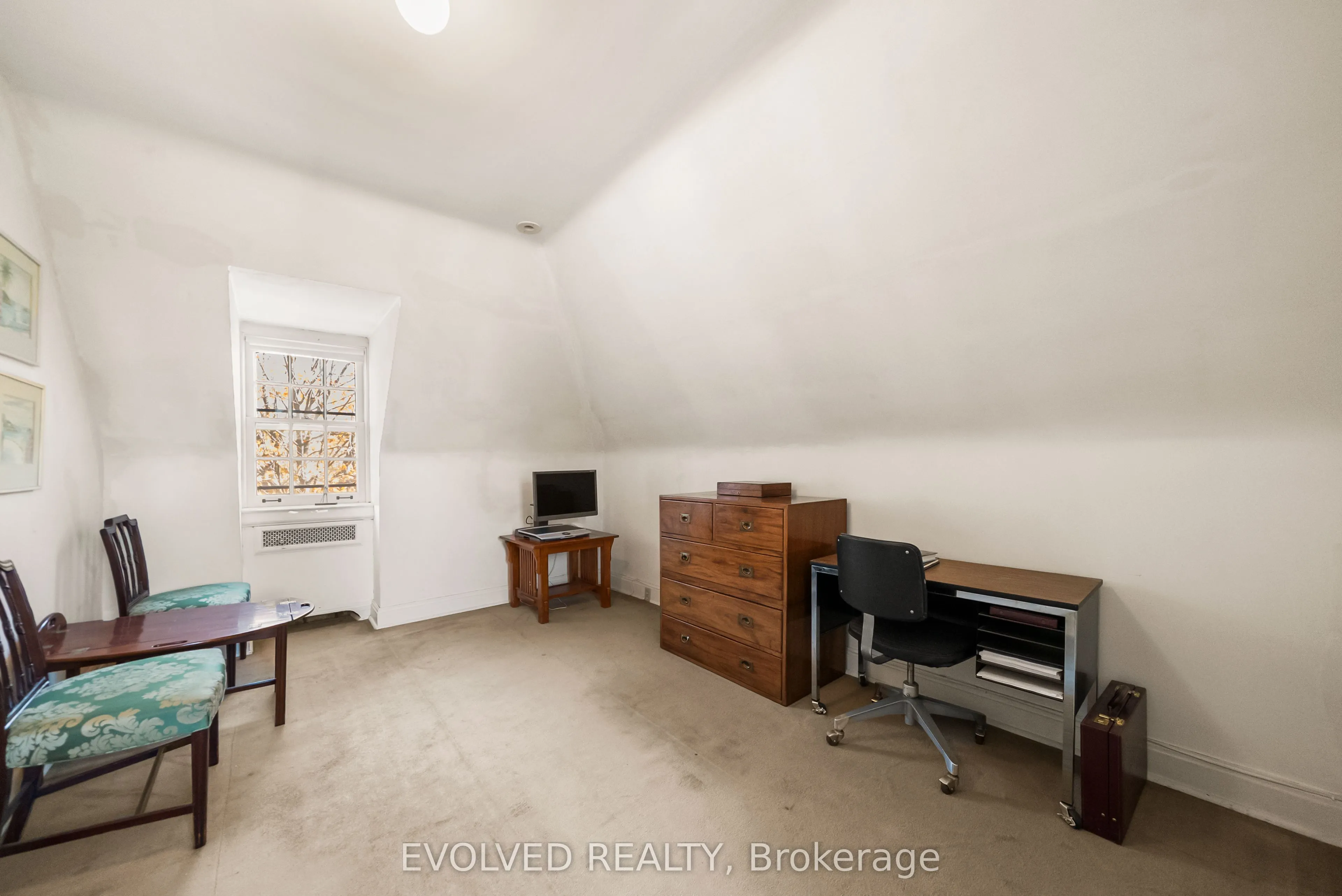 4 Dunloe Road