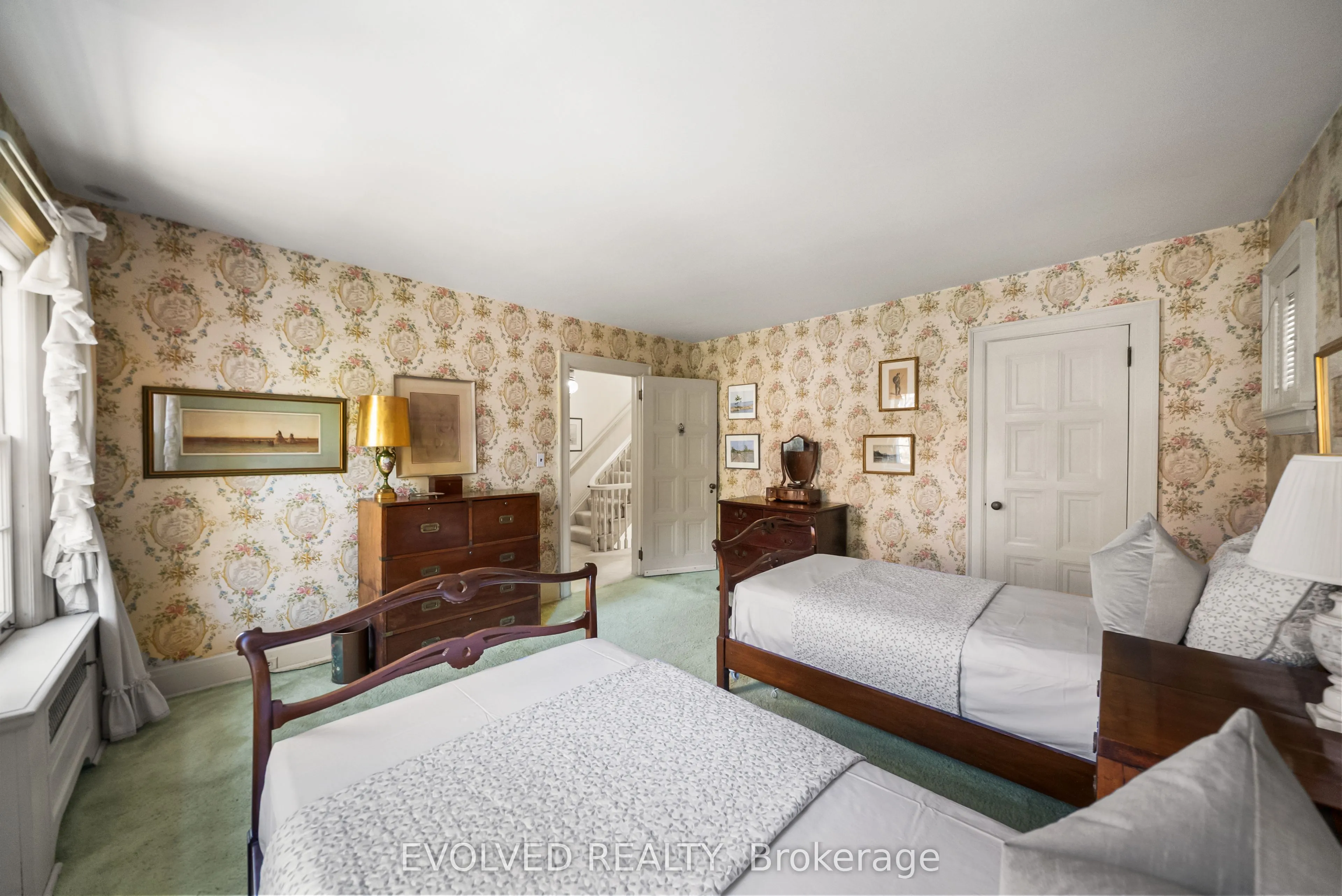 4 Dunloe Road