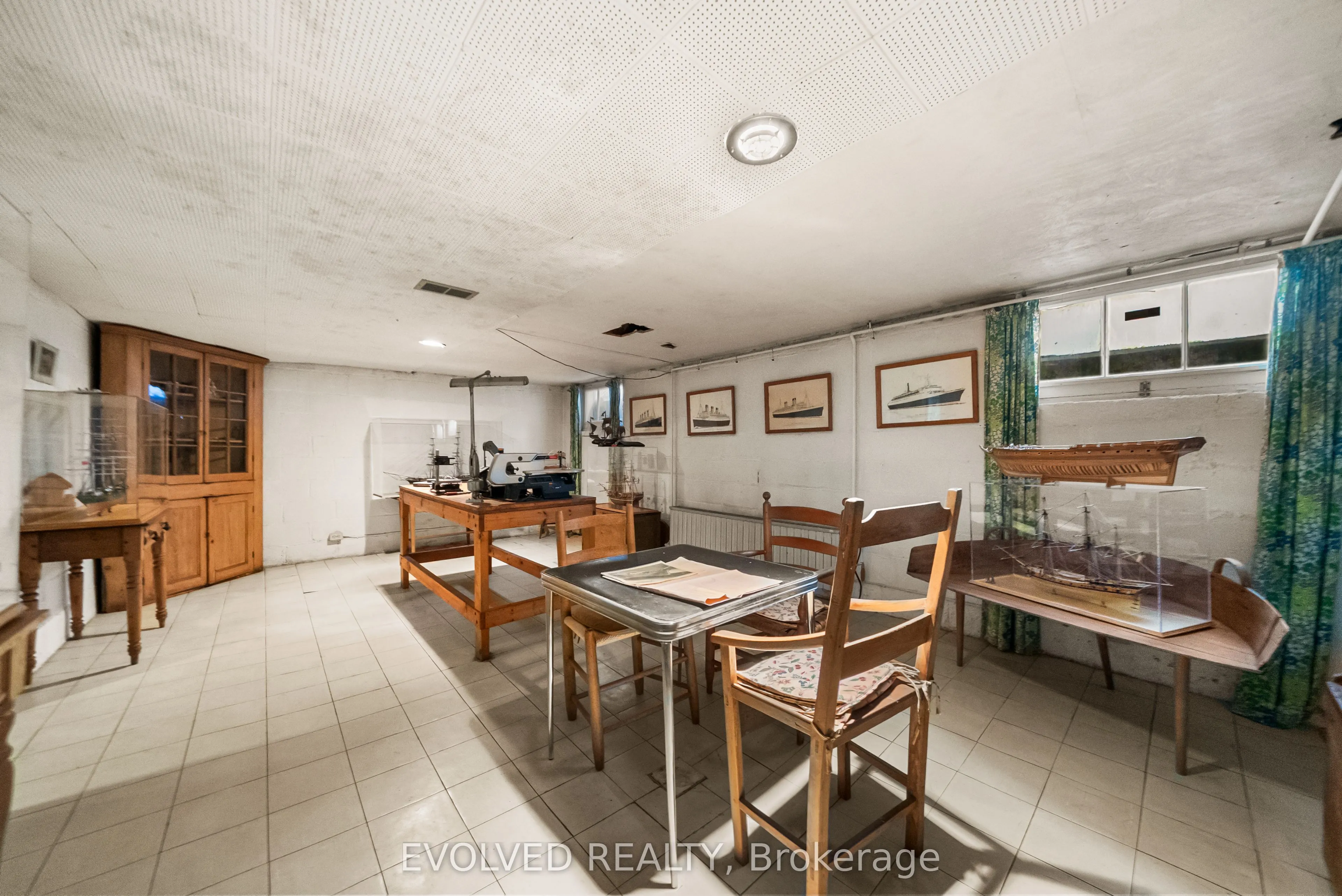 4 Dunloe Road