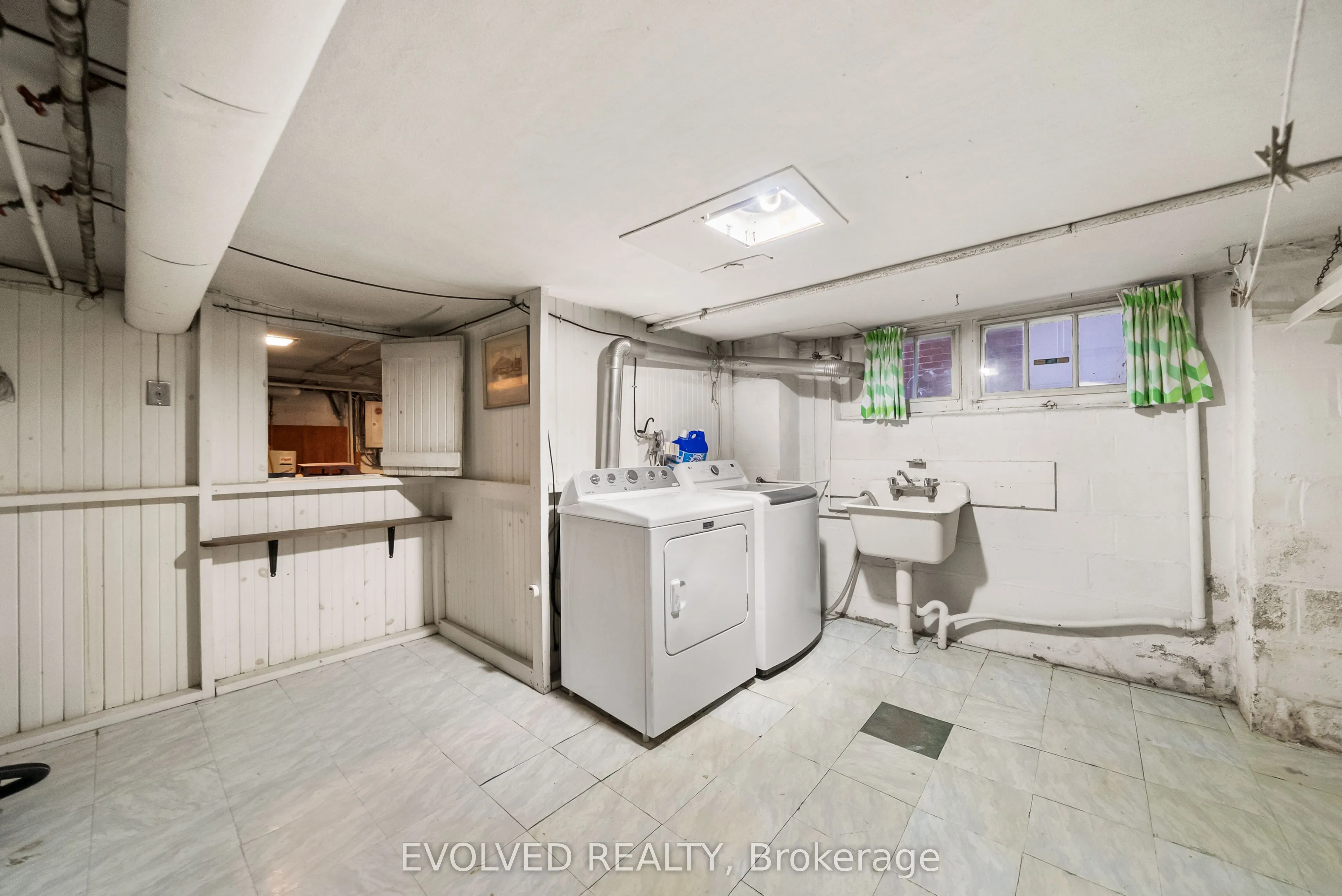 4 Dunloe Road