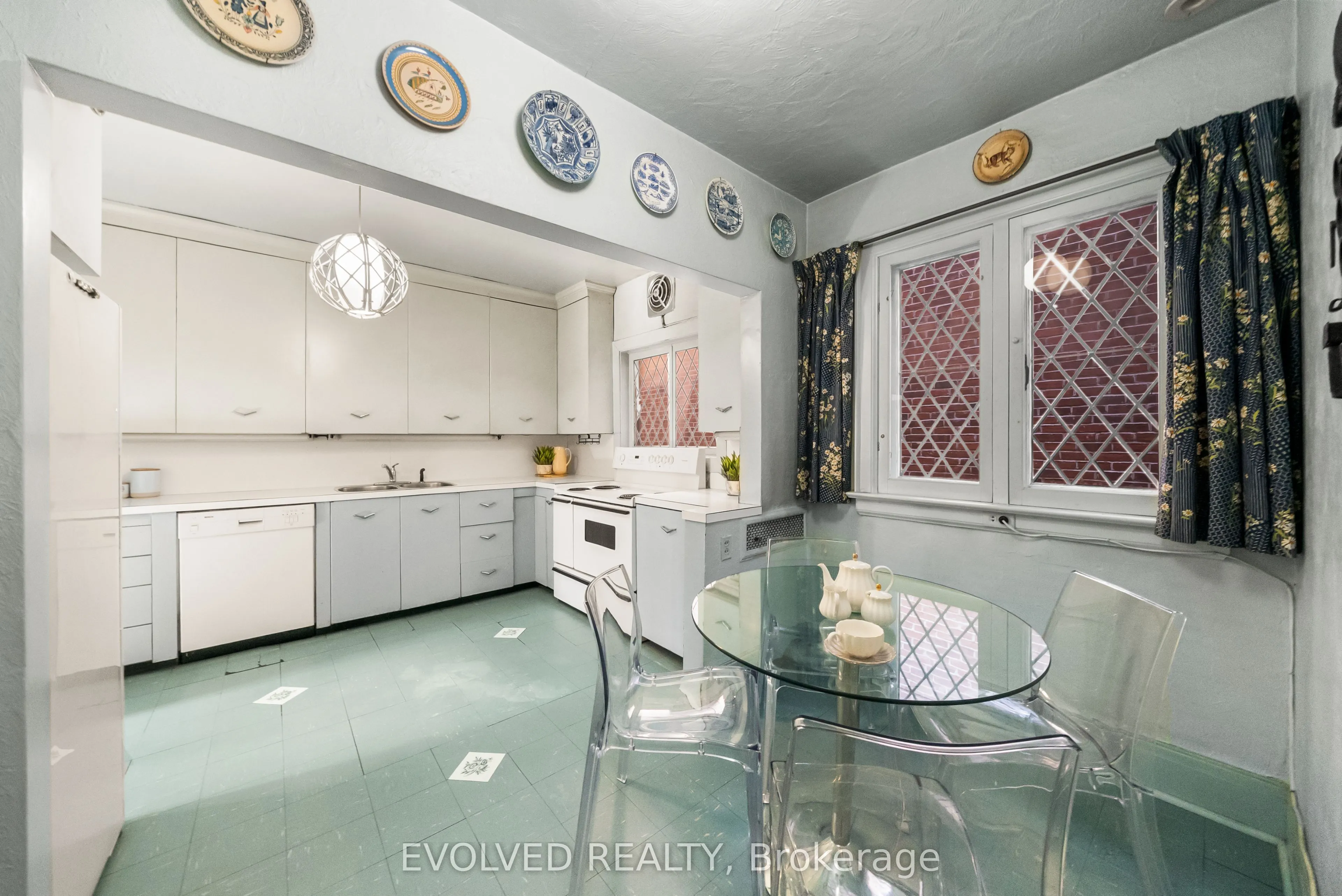 4 Dunloe Road